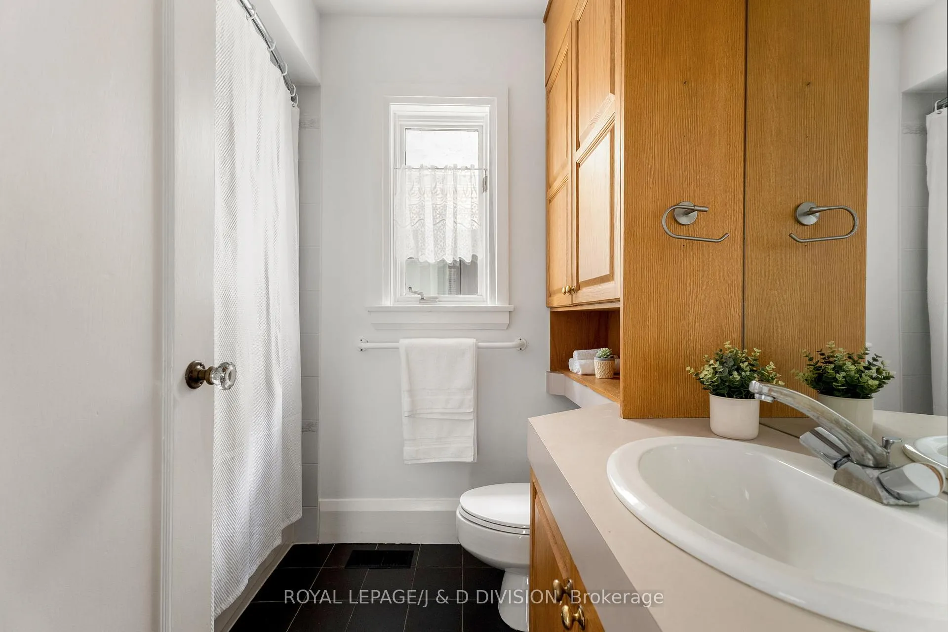 Photo 25 of 183 Hudson Drive, Toronto, Rosedale-Moore Park — HOMEH