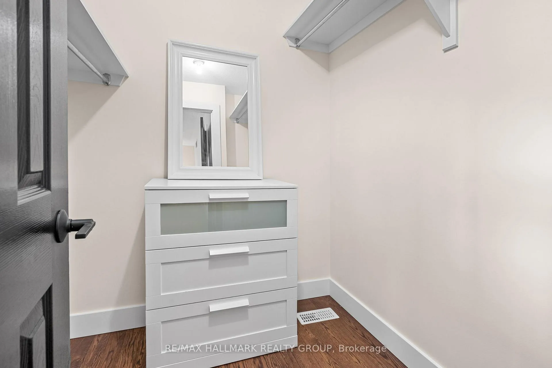 Photo 18 of 2106 Liska Street, Ottawa, Avalon East — HOMEH