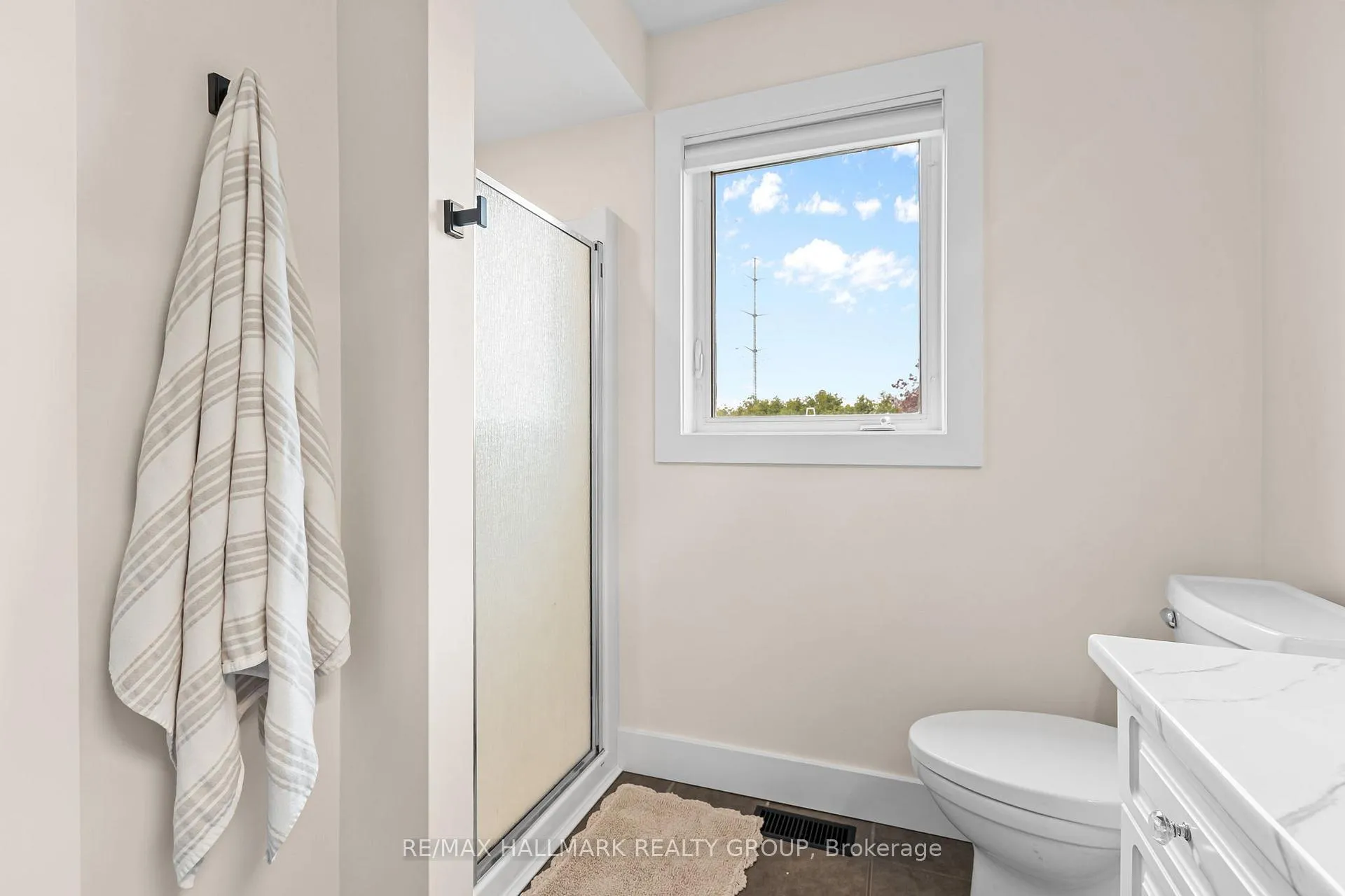 Photo 20 of 2106 Liska Street, Ottawa, Avalon East — HOMEH