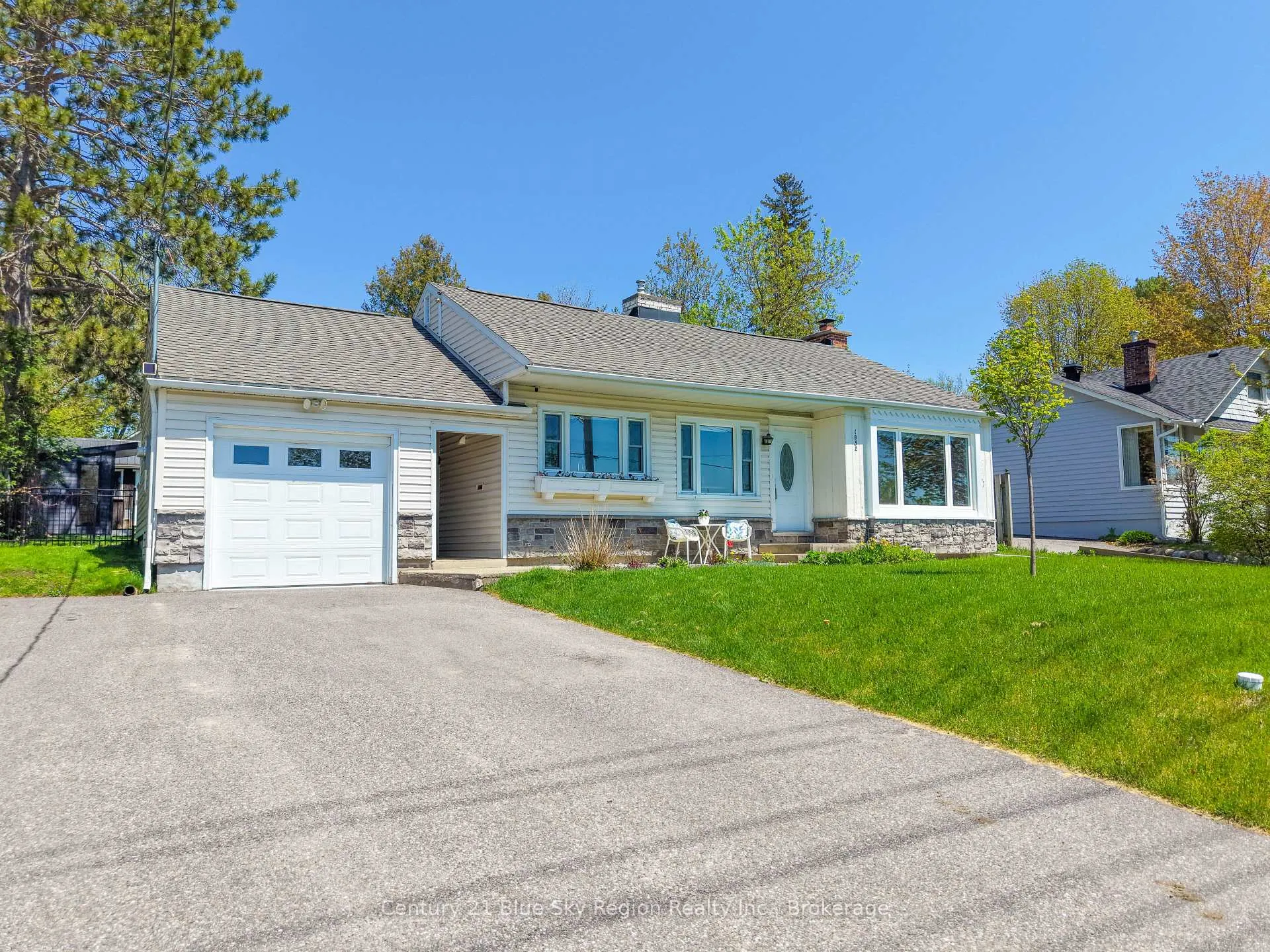 Photo 1 of 1052 Copeland Street, North Bay, West End — HOMEH