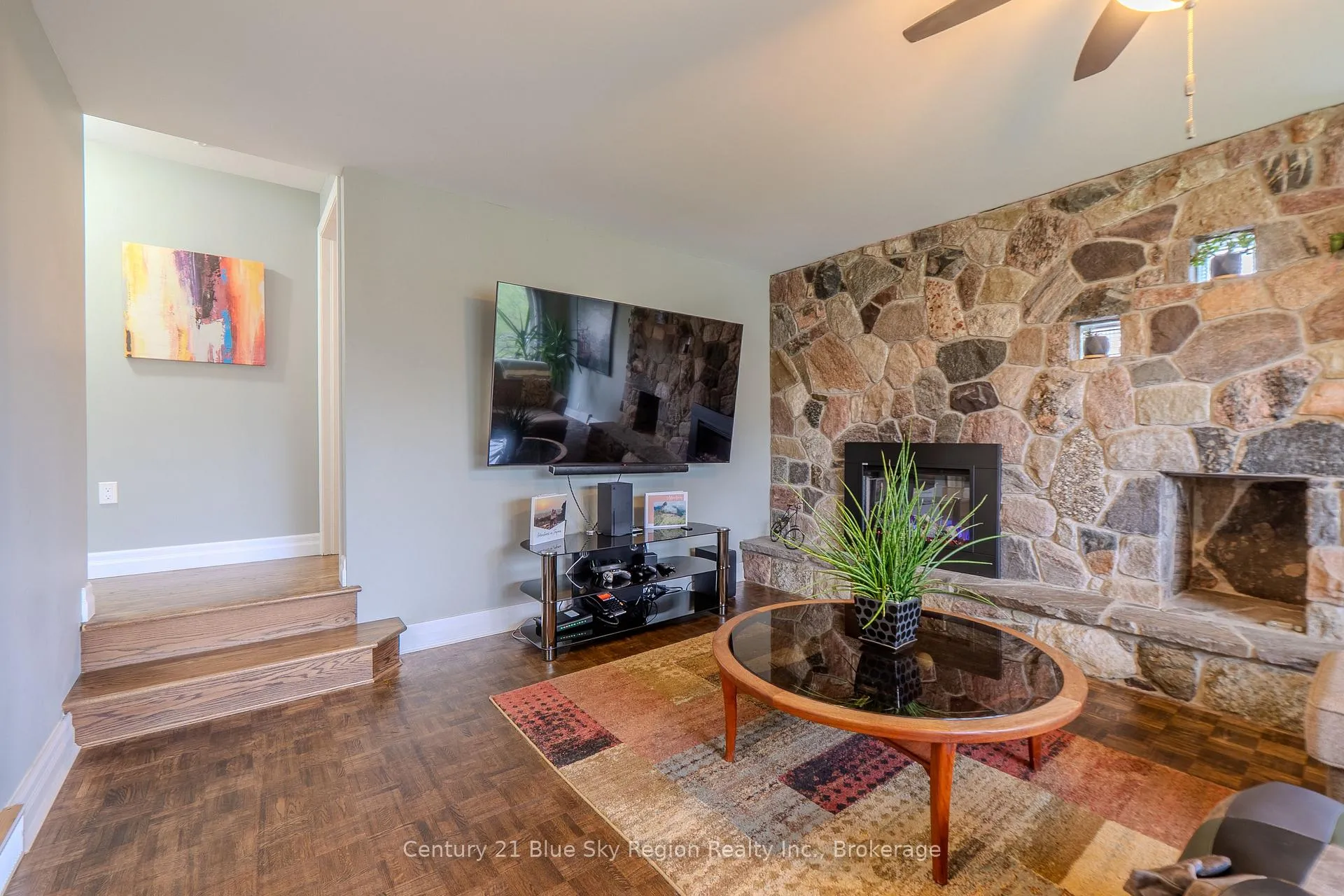 Photo 9 of 1052 Copeland Street, North Bay, West End — HOMEH