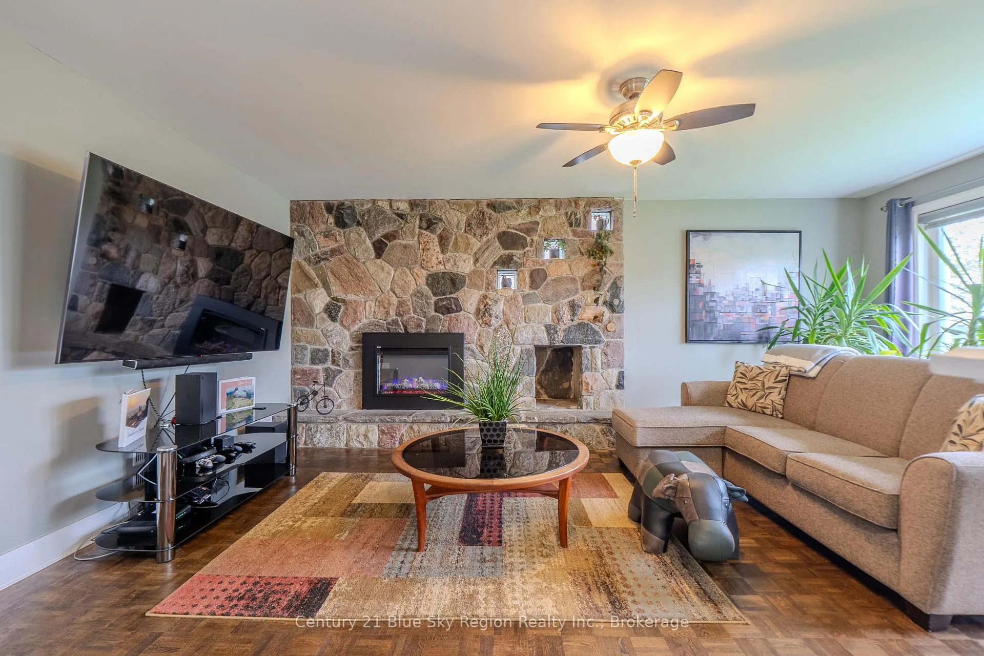 Photo 10 of 1052 Copeland Street, North Bay, West End — HOMEH