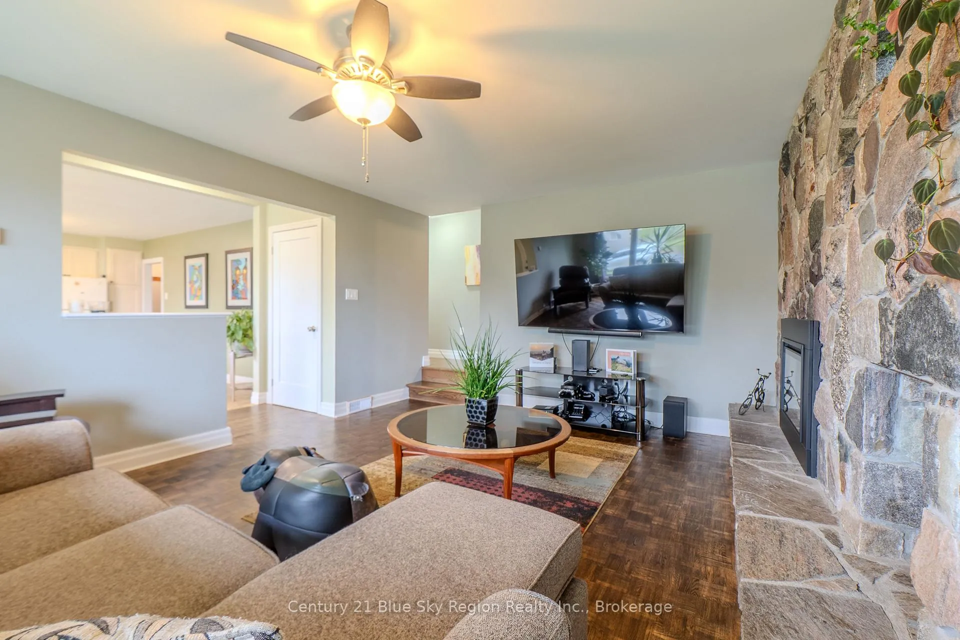 Photo 12 of 1052 Copeland Street, North Bay, West End — HOMEH