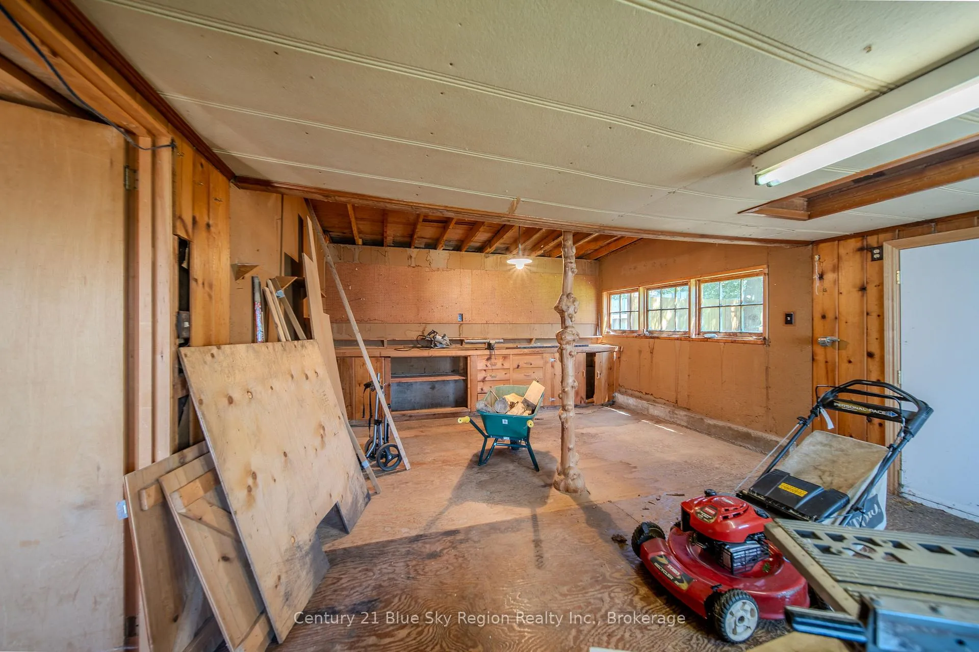 Photo 28 of 1052 Copeland Street, North Bay, West End — HOMEH