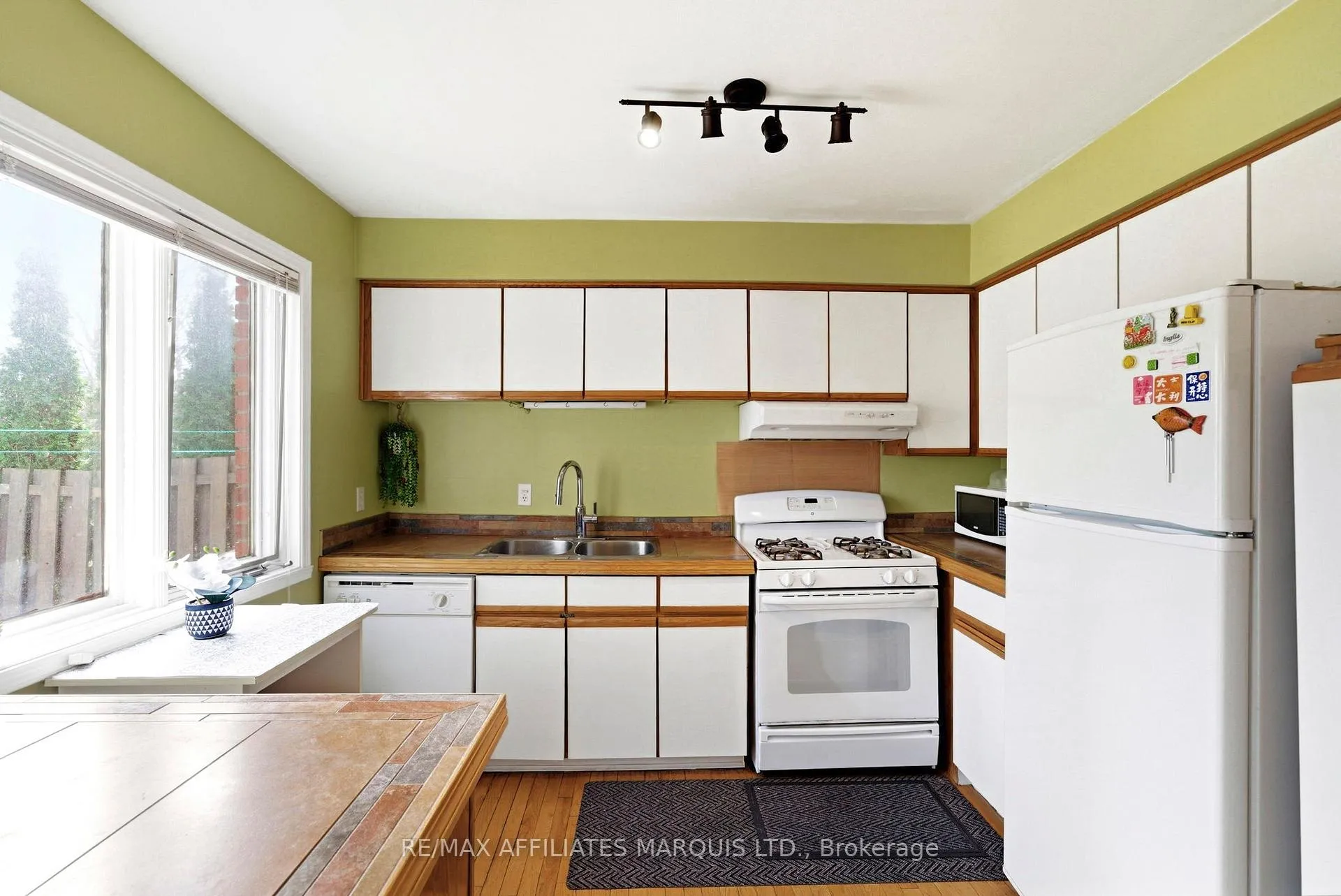 Photo 25 of 672 Champlain Drive, Cornwall — HOMEH