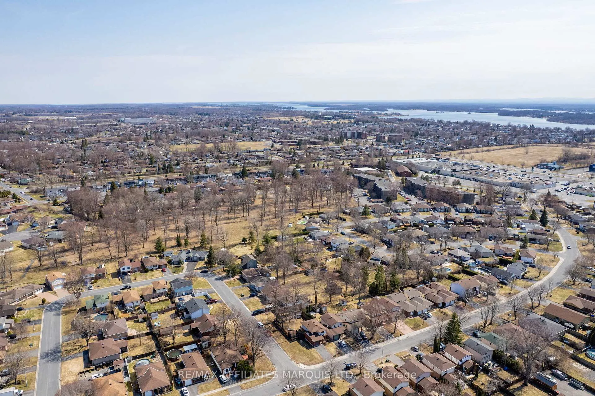 Photo 85 of 672 Champlain Drive, Cornwall — HOMEH