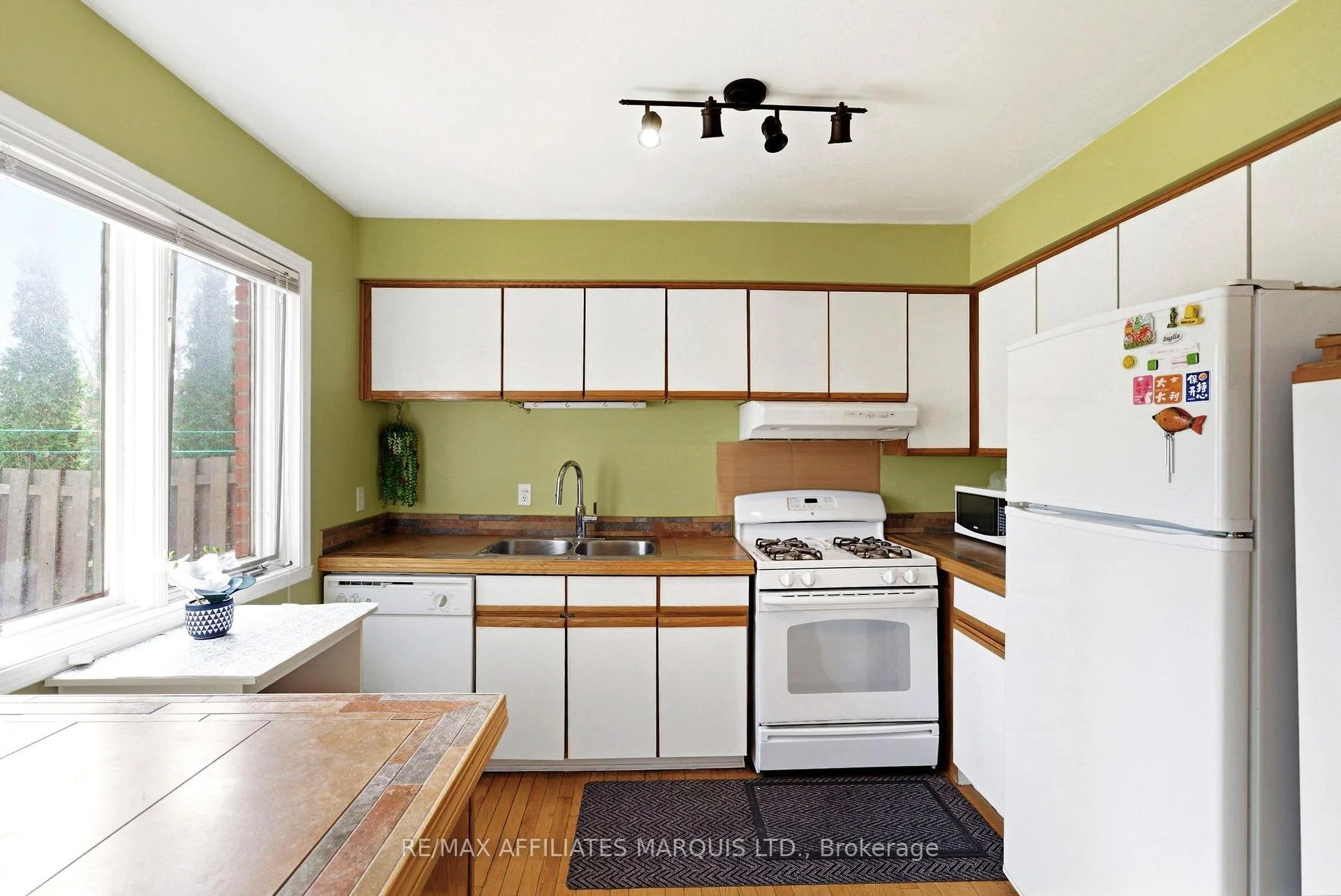 Photo 26 of 672 Champlain Drive, Cornwall — HOMEH
