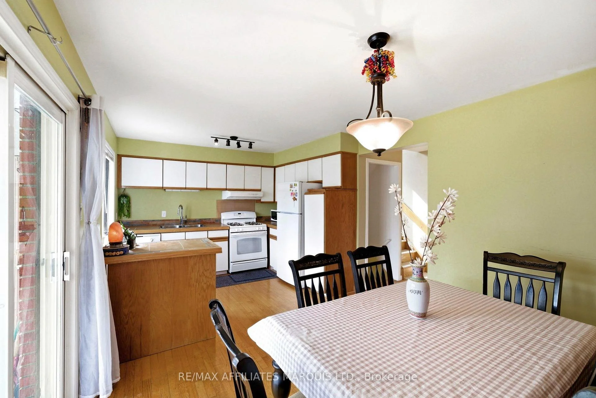 Photo 34 of 672 Champlain Drive, Cornwall — HOMEH