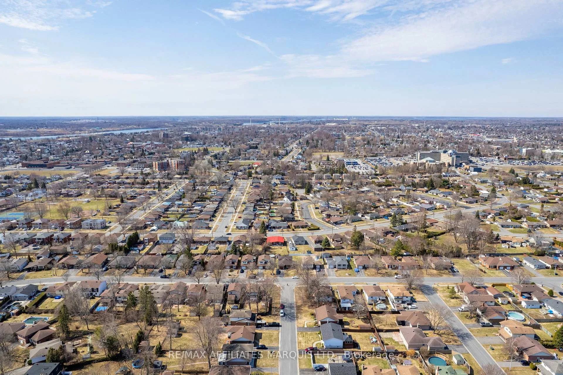 Photo 100 of 672 Champlain Drive, Cornwall — HOMEH