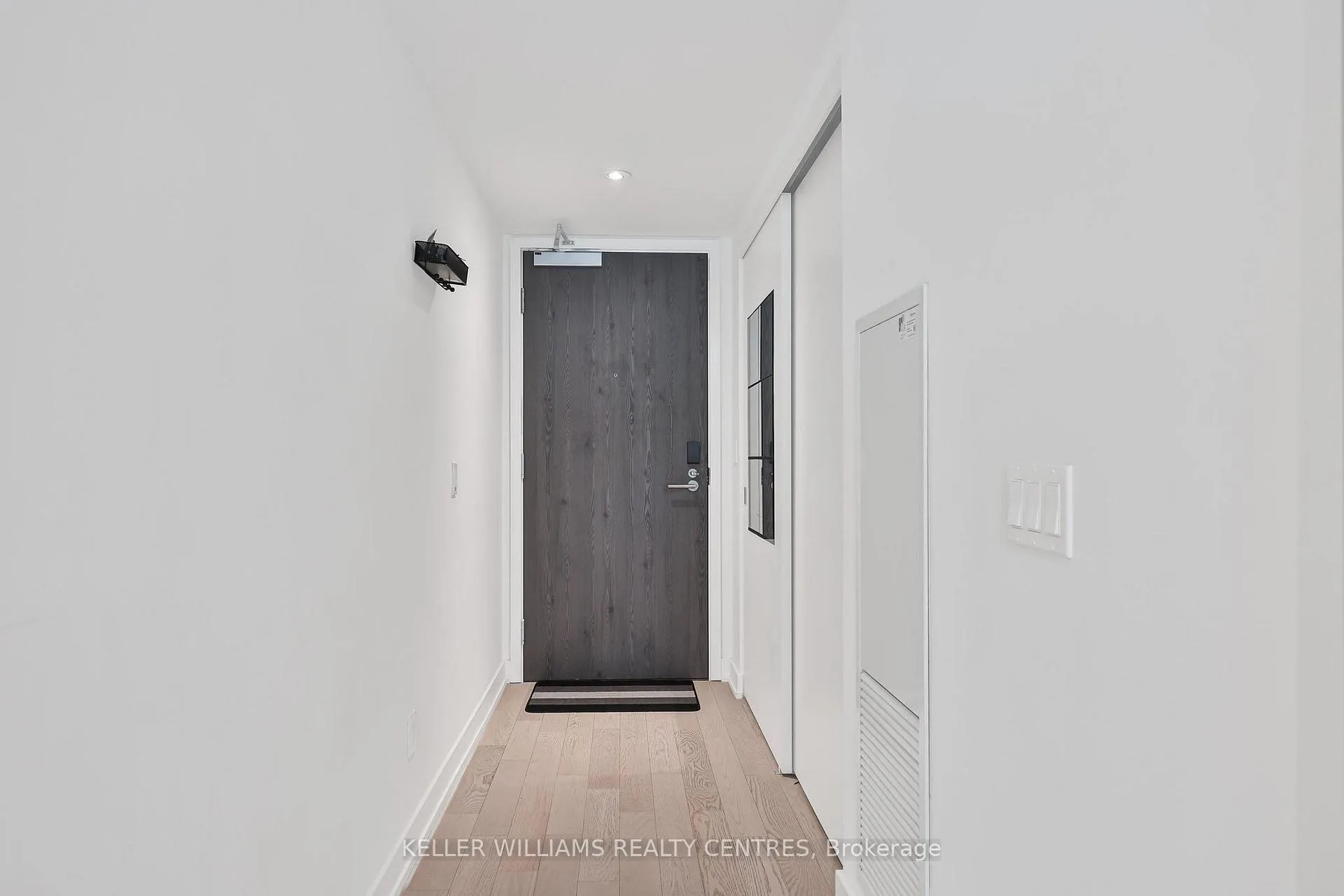 Photo 7 of Unit 704, 25 Richmond Street E, Toronto, Church-Yonge Corridor — HOMEH