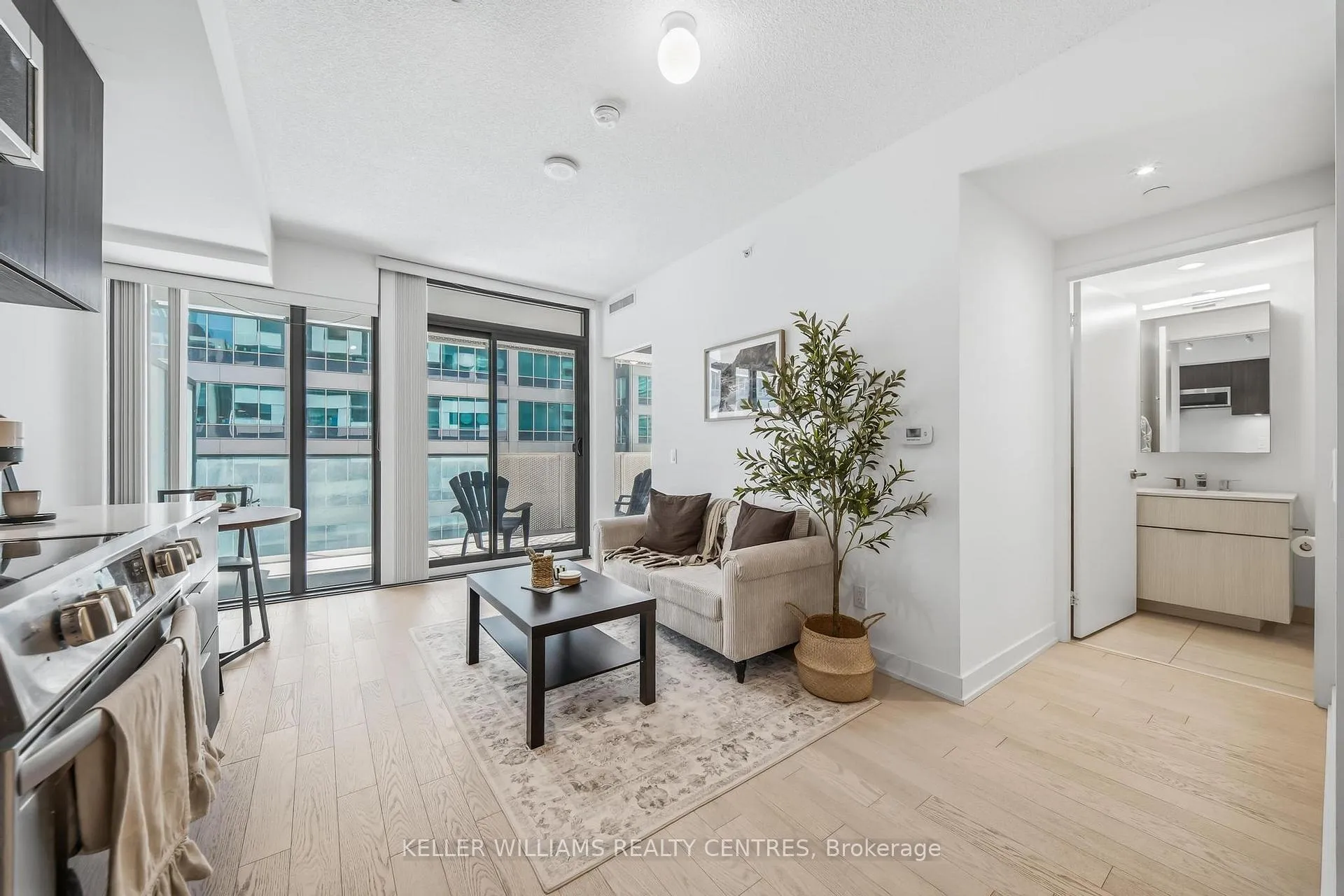 Photo 9 of Unit 704, 25 Richmond Street E, Toronto, Church-Yonge Corridor — HOMEH