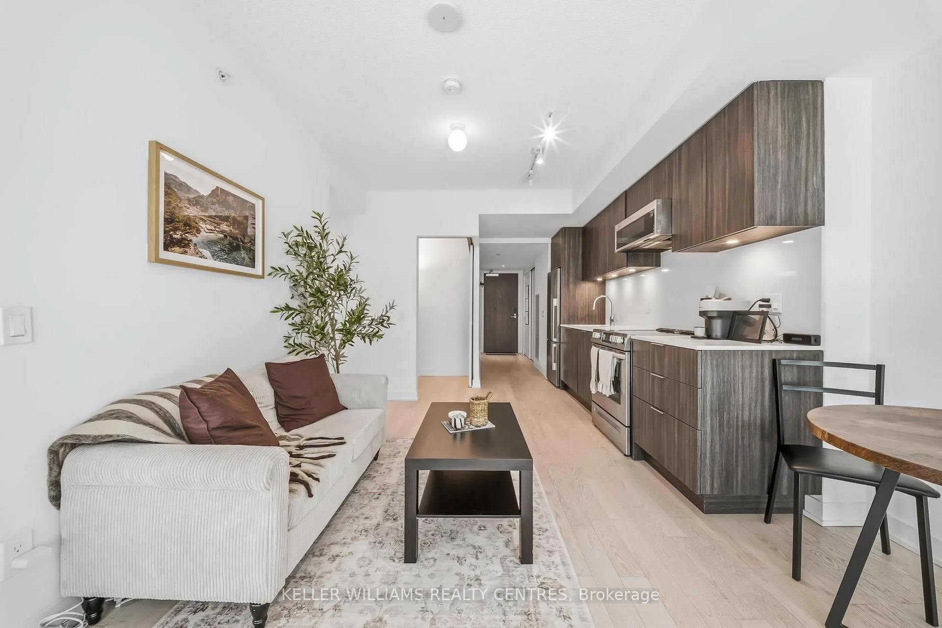 Photo 12 of Unit 704, 25 Richmond Street E, Toronto, Church-Yonge Corridor — HOMEH