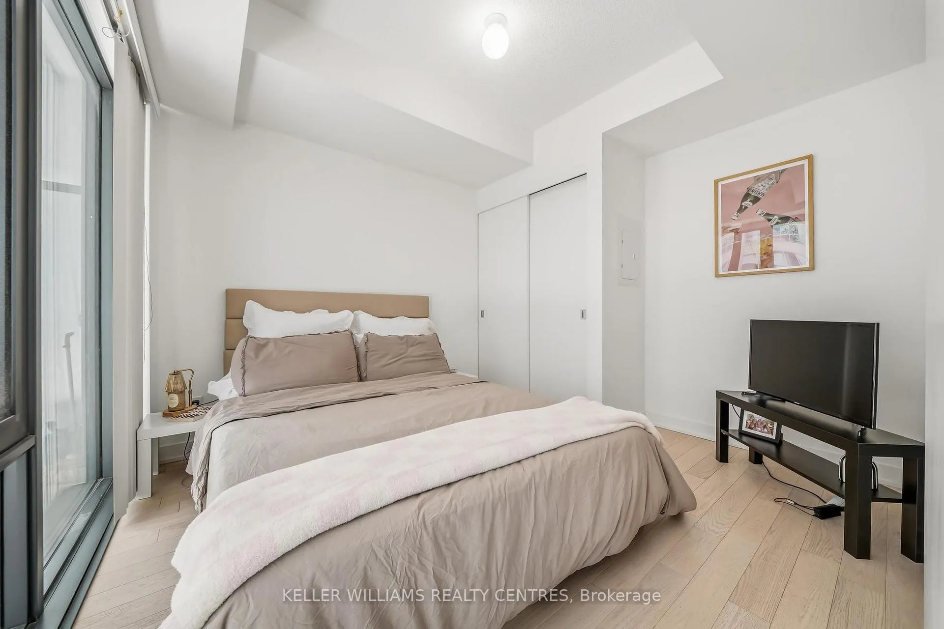 Photo 18 of Unit 704, 25 Richmond Street E, Toronto, Church-Yonge Corridor — HOMEH