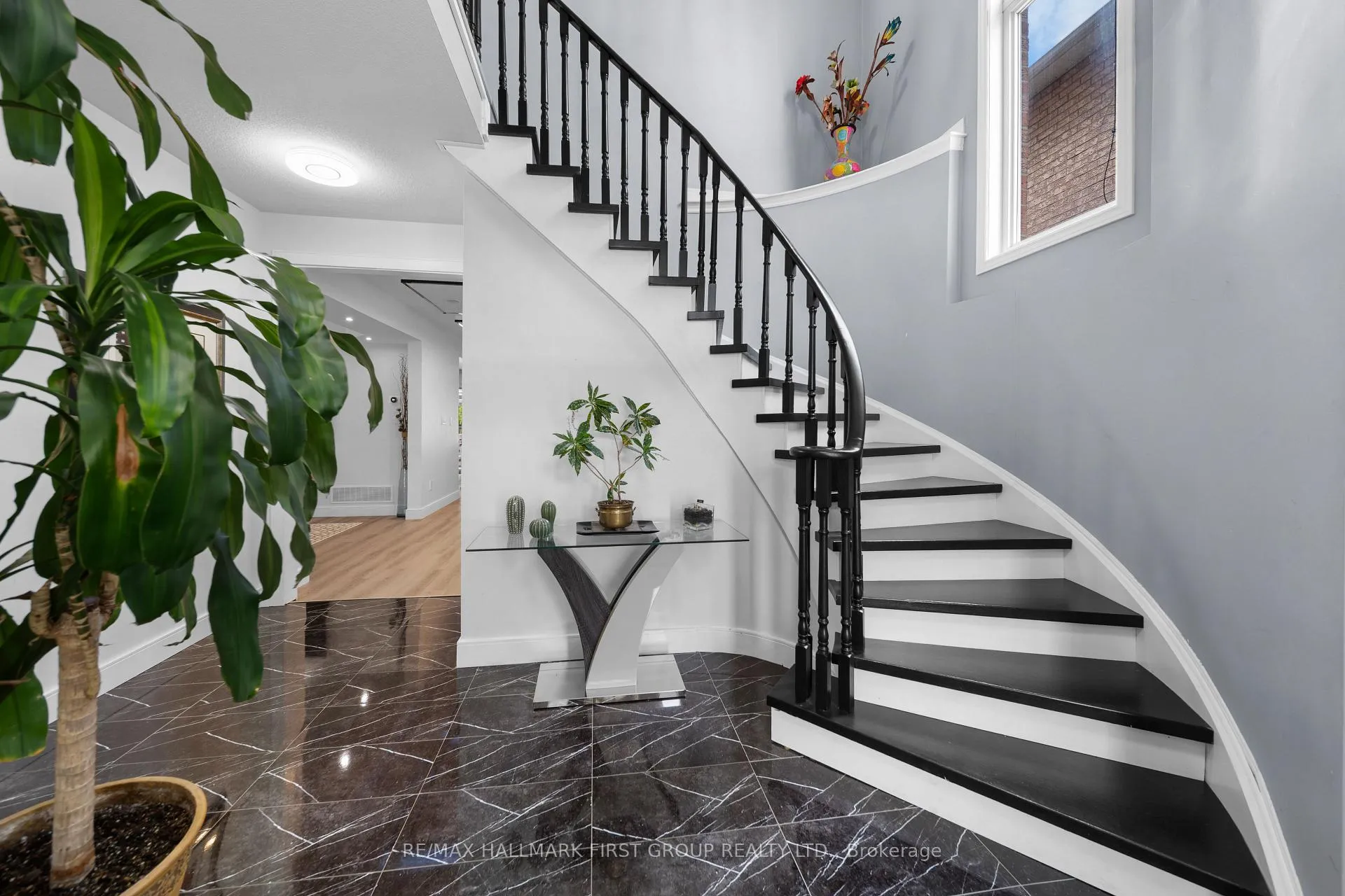 Photo 4 of 62 Cachet Boulevard, Whitby, Brooklin — HOMEH