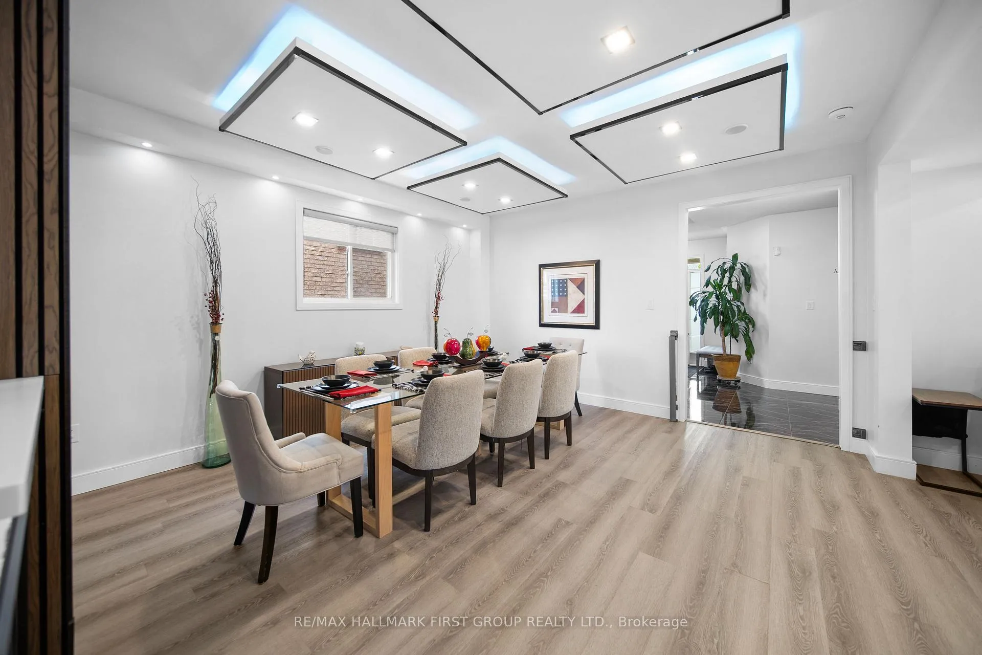 Photo 6 of 62 Cachet Boulevard, Whitby, Brooklin — HOMEH