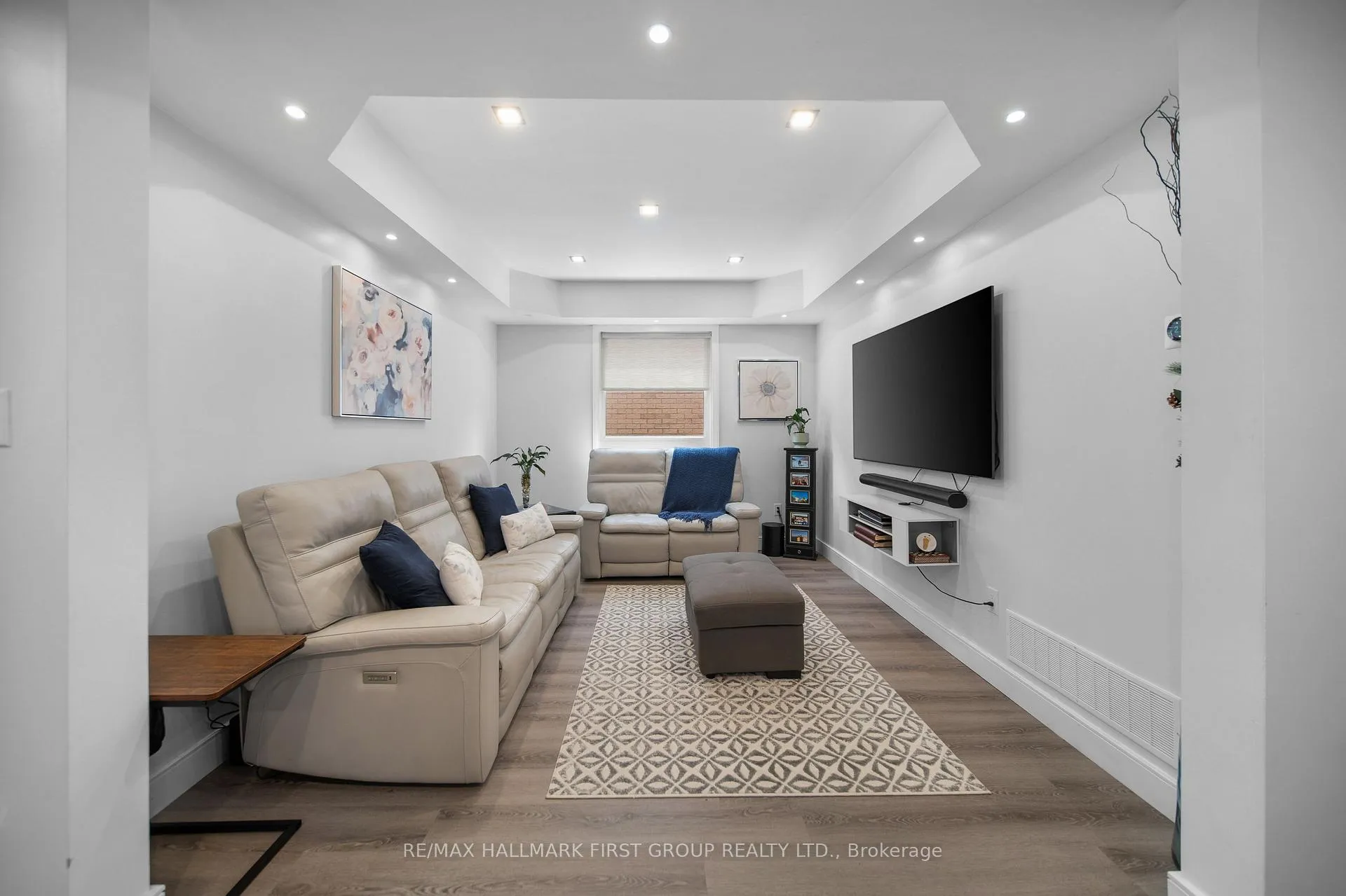 Photo 8 of 62 Cachet Boulevard, Whitby, Brooklin — HOMEH