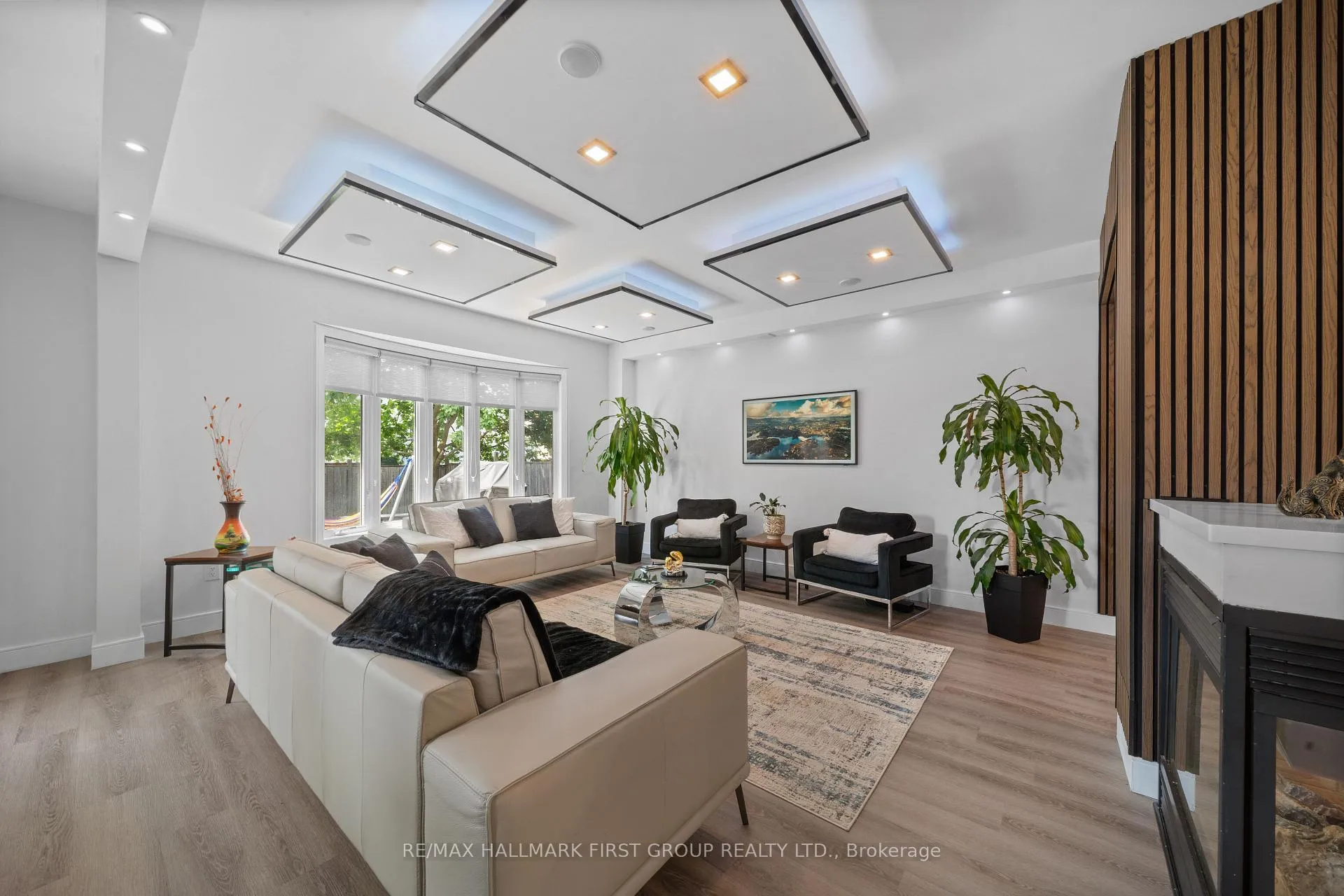 Photo 11 of 62 Cachet Boulevard, Whitby, Brooklin — HOMEH