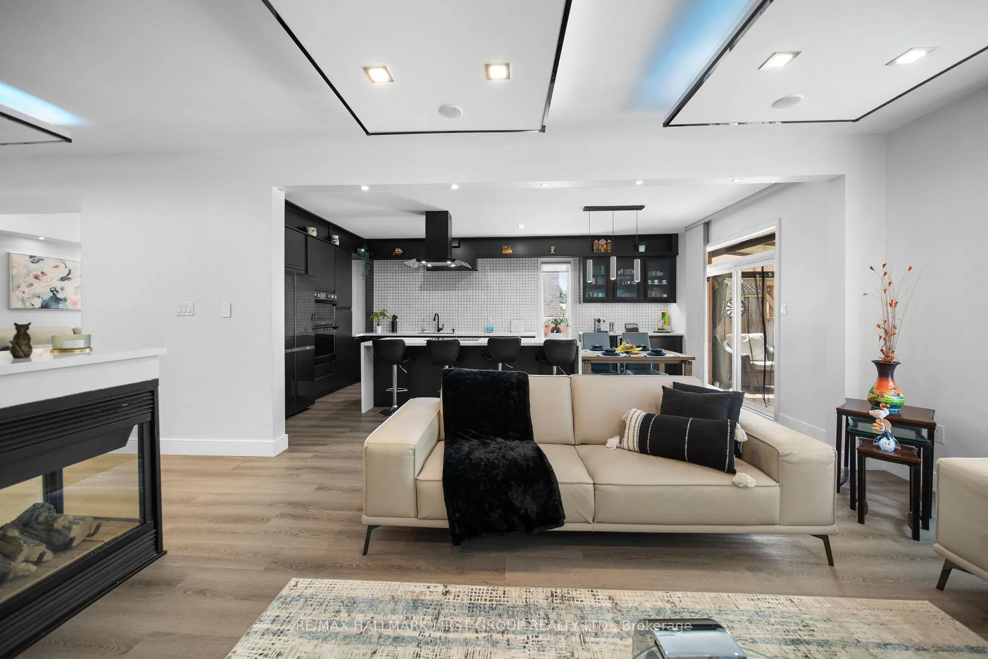 Photo 15 of 62 Cachet Boulevard, Whitby, Brooklin — HOMEH