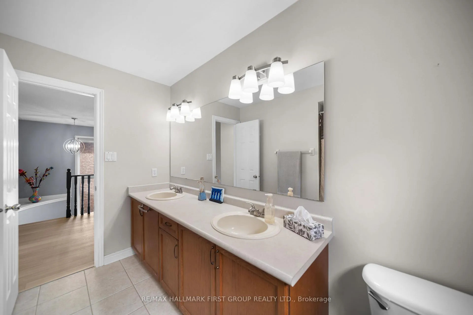 Photo 29 of 62 Cachet Boulevard, Whitby, Brooklin — HOMEH