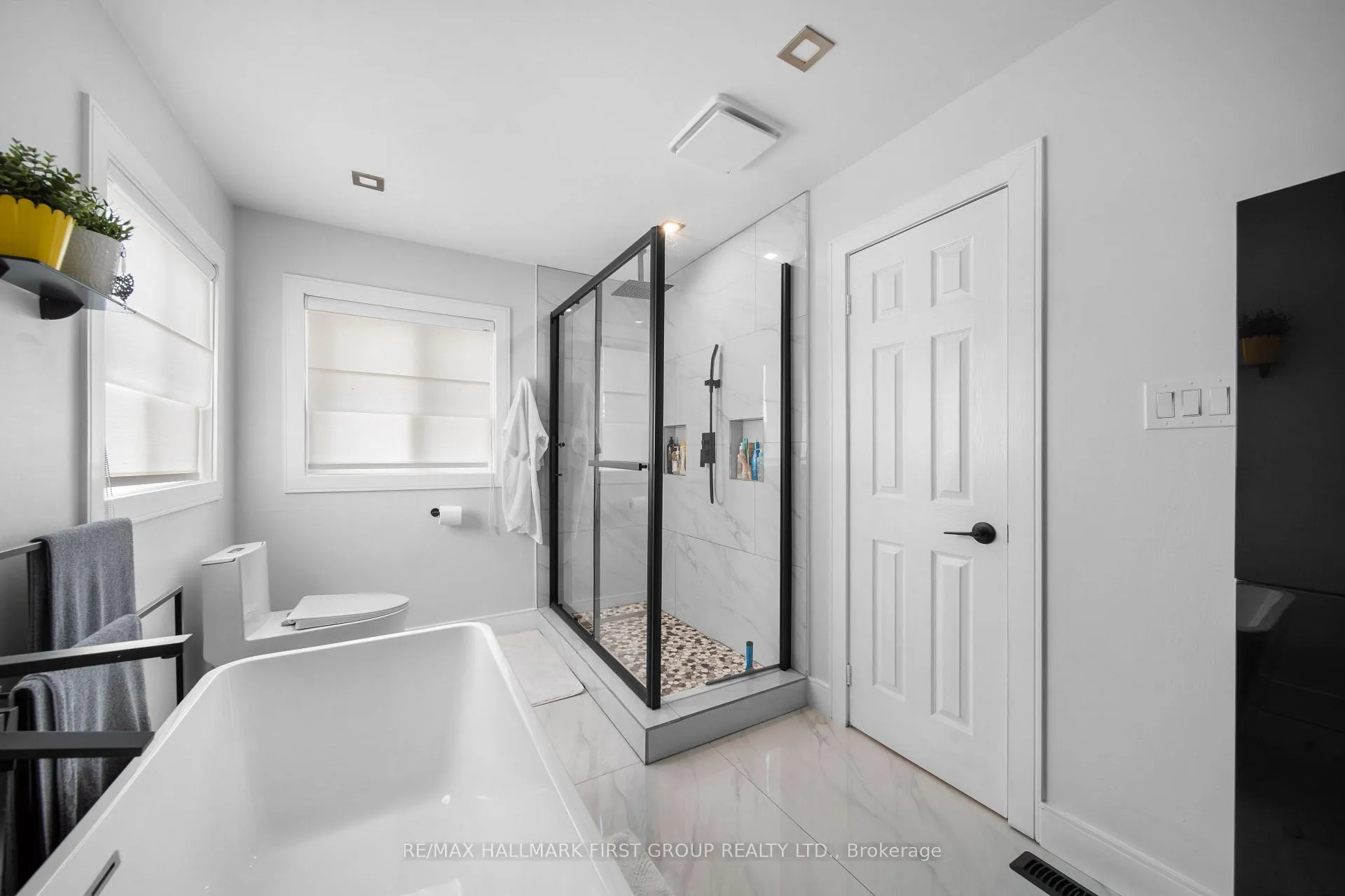 Photo 37 of 62 Cachet Boulevard, Whitby, Brooklin — HOMEH