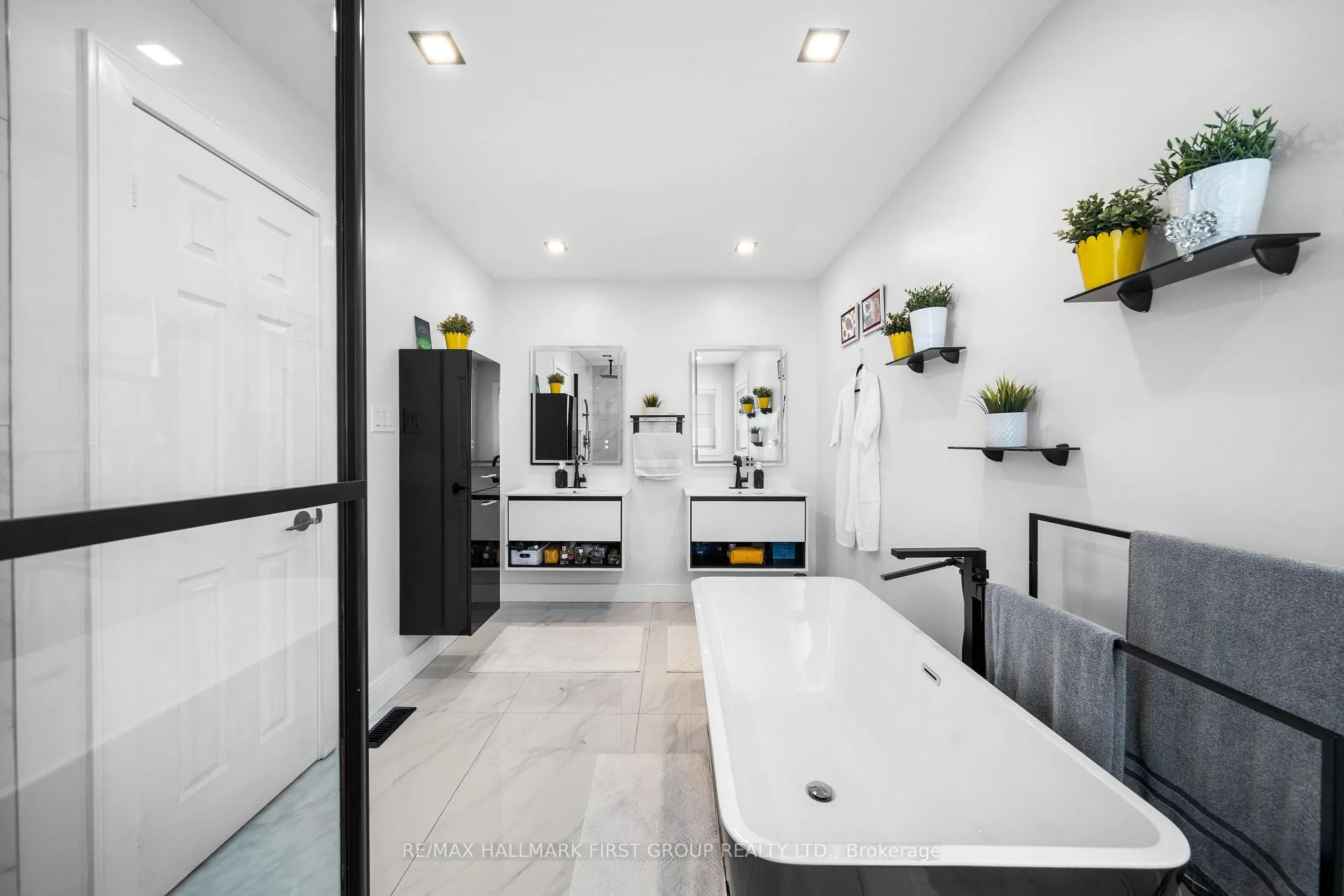 Photo 38 of 62 Cachet Boulevard, Whitby, Brooklin — HOMEH