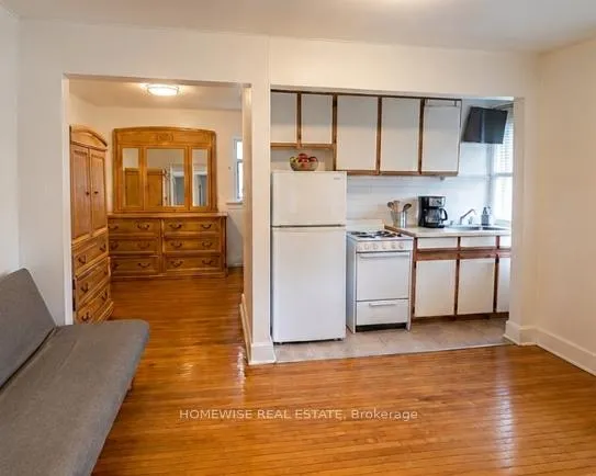 Photo 3 of Unit 302, 33 Maitland Street, Toronto, Church-Yonge Corridor — HOMEH