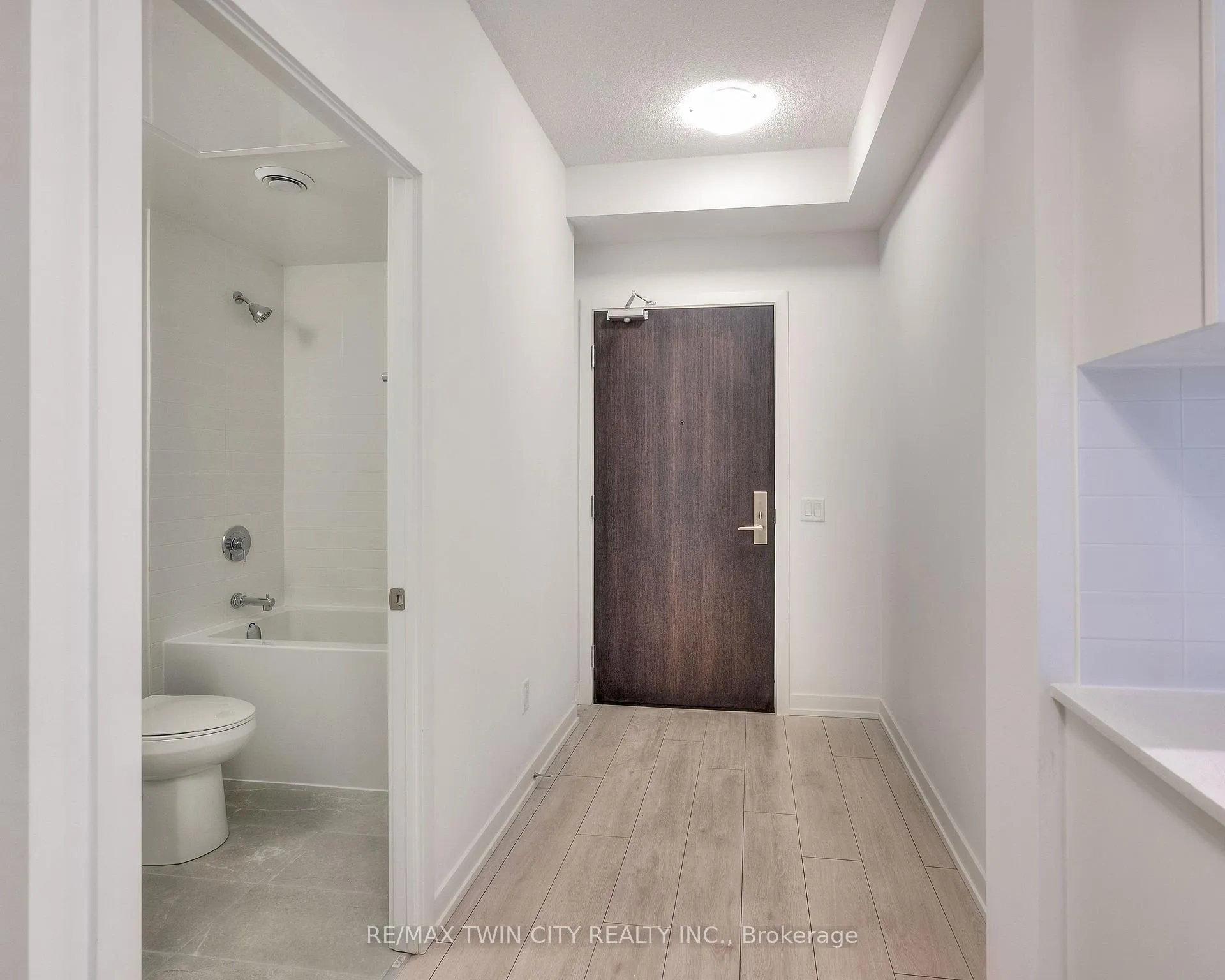 Photo 3 of Unit 1201, 55 Duke Street W, Kitchener, City Commercial Core — HOMEH