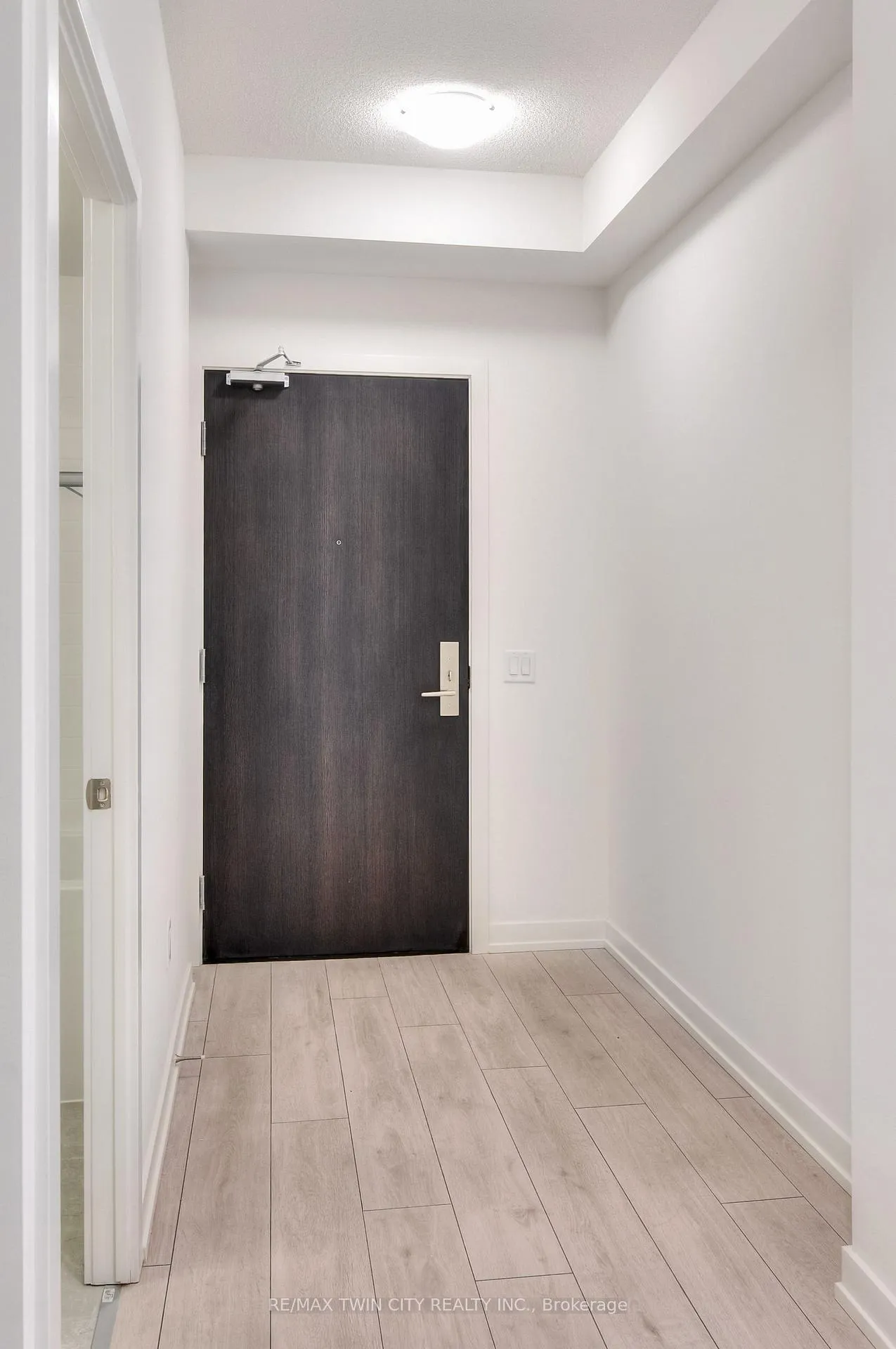 Photo 4 of Unit 1201, 55 Duke Street W, Kitchener, City Commercial Core — HOMEH