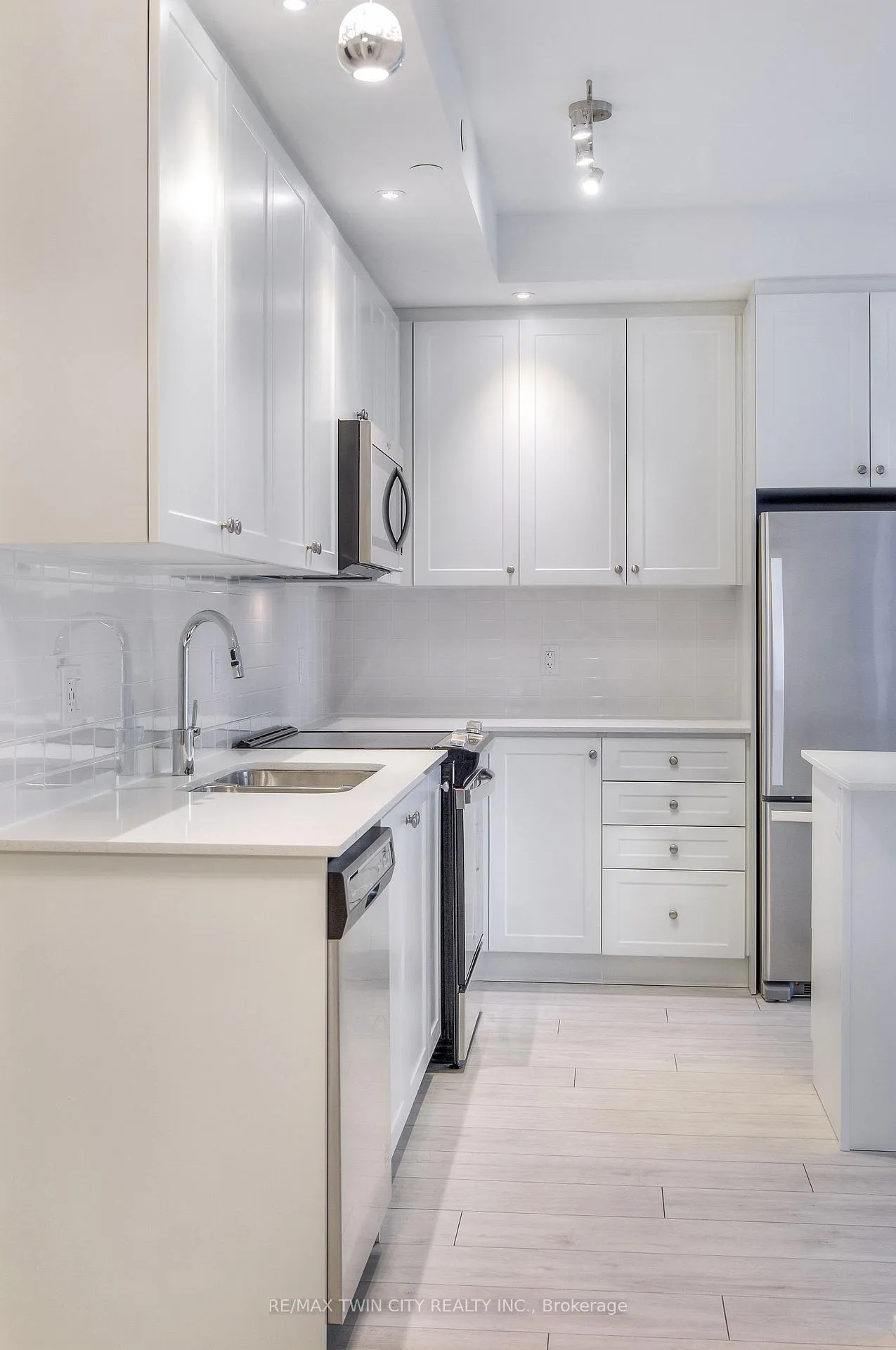 Photo 8 of Unit 1201, 55 Duke Street W, Kitchener, City Commercial Core — HOMEH