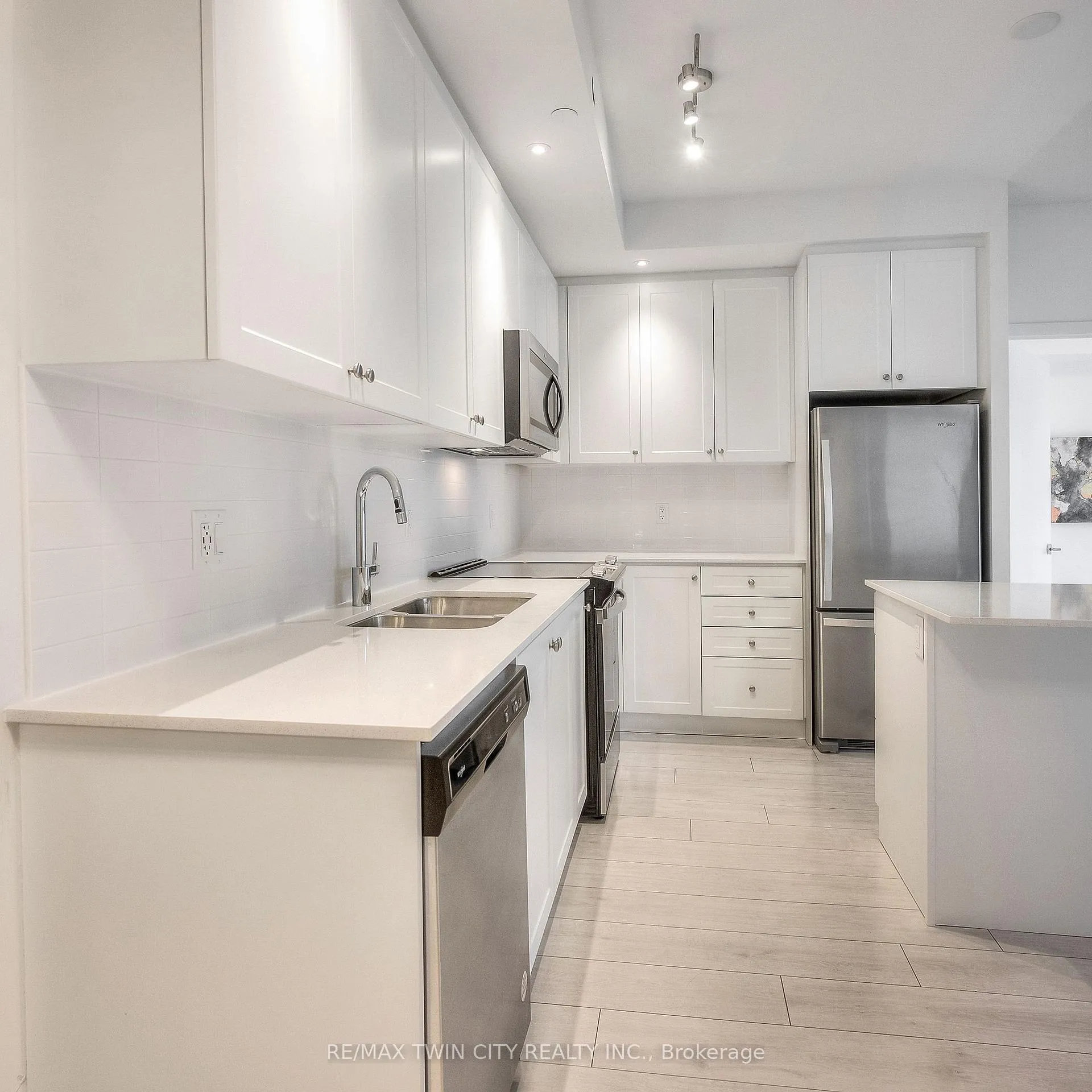 Photo 10 of Unit 1201, 55 Duke Street W, Kitchener, City Commercial Core — HOMEH