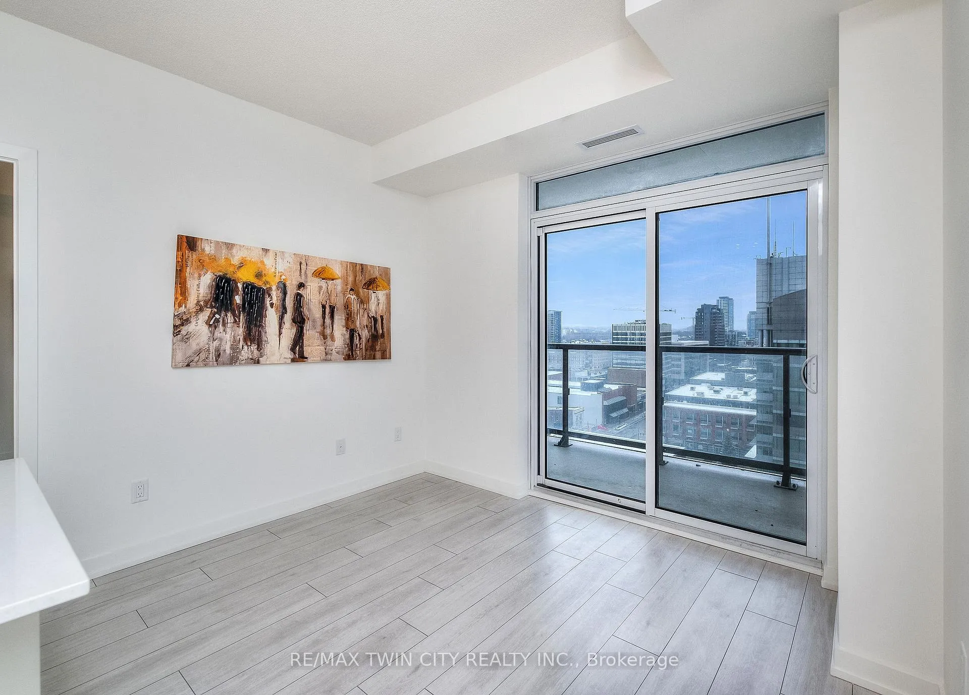 Photo 14 of Unit 1201, 55 Duke Street W, Kitchener, City Commercial Core — HOMEH