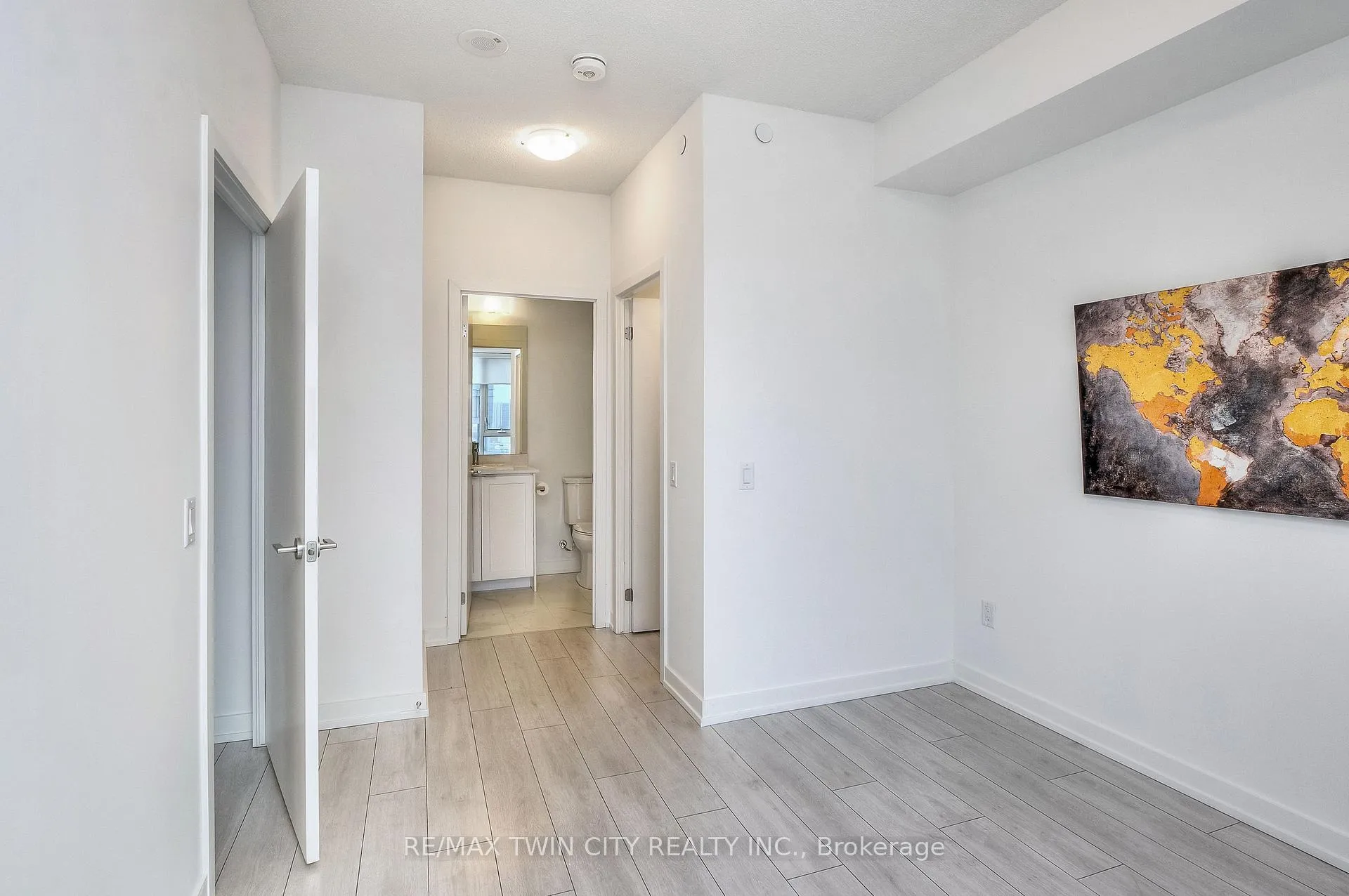 Photo 17 of Unit 1201, 55 Duke Street W, Kitchener, City Commercial Core — HOMEH