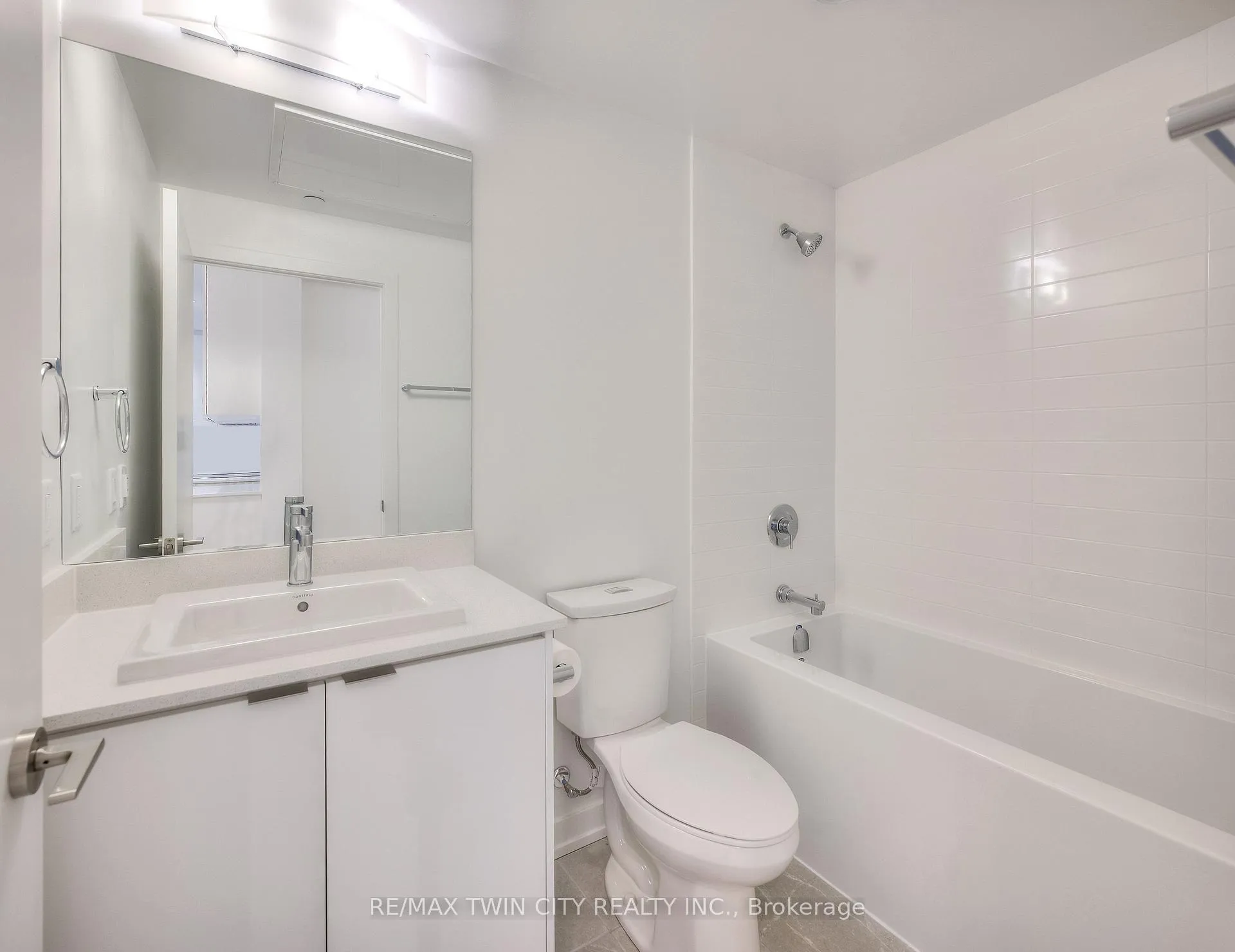 Photo 19 of Unit 1201, 55 Duke Street W, Kitchener, City Commercial Core — HOMEH