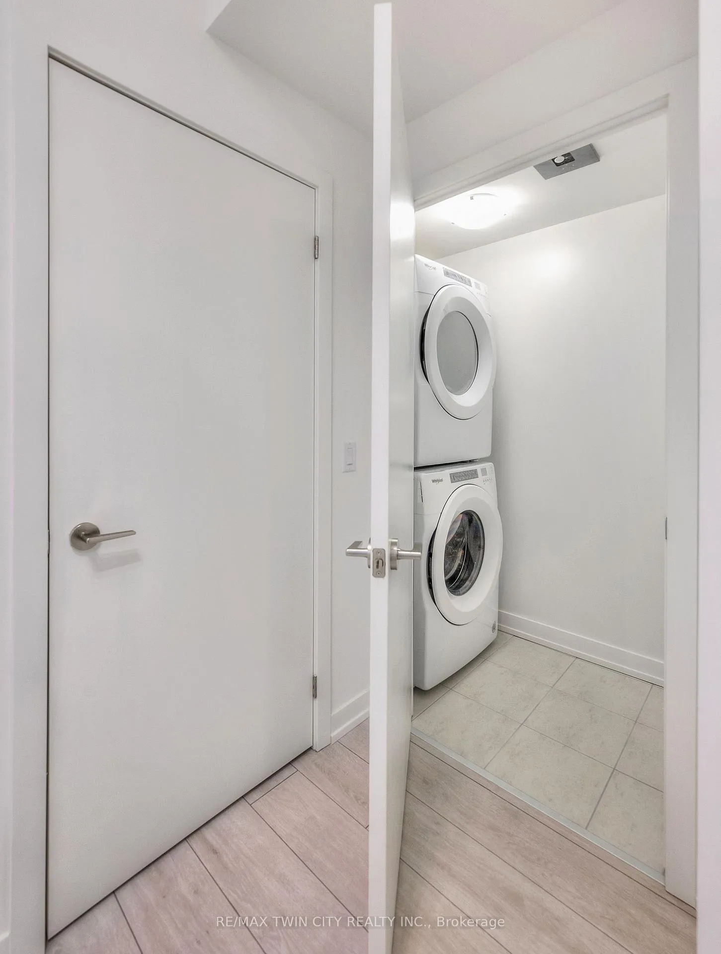 Photo 21 of Unit 1201, 55 Duke Street W, Kitchener, City Commercial Core — HOMEH