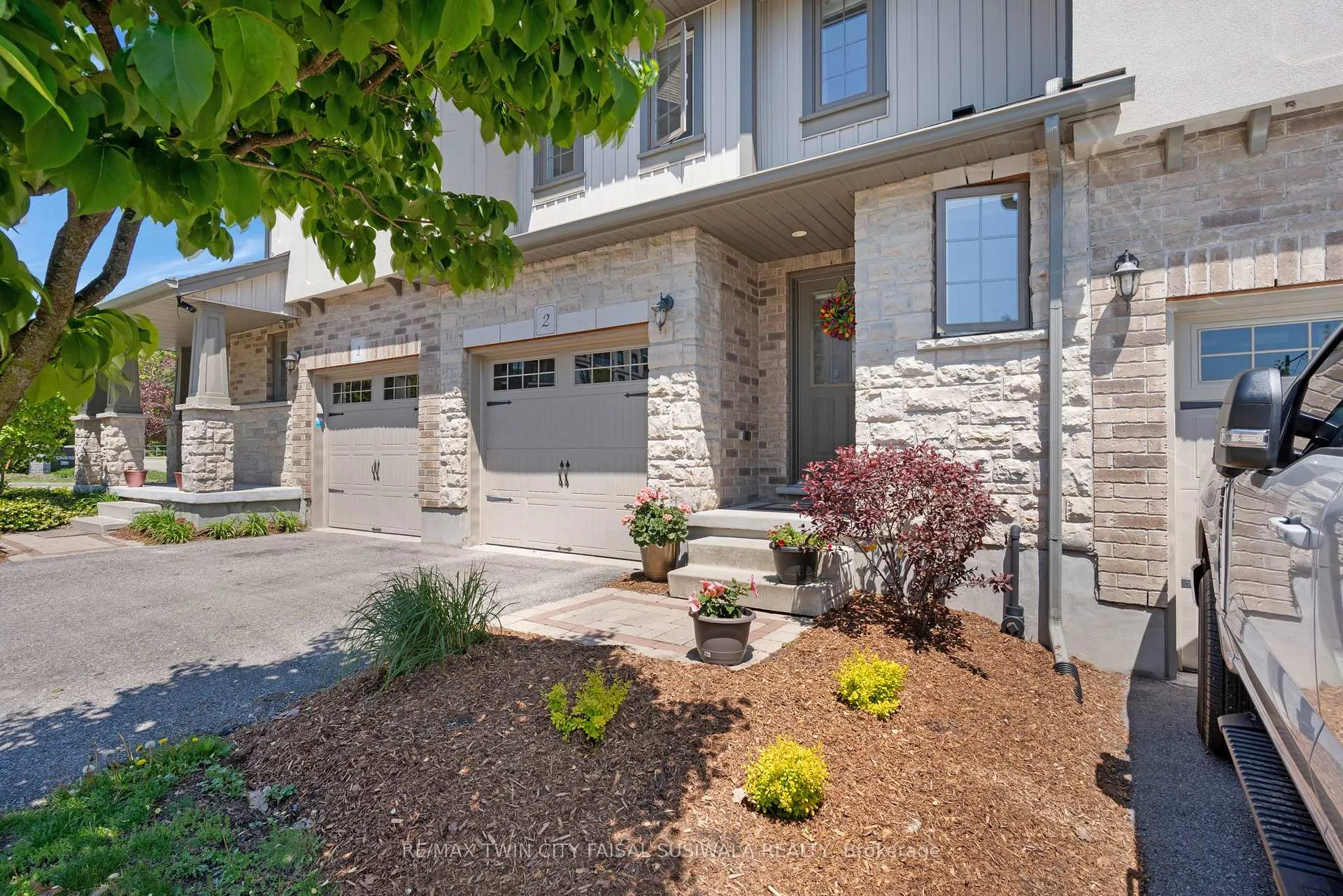 Photo 2 of Unit 2, 635 Saginaw Parkway, Cambridge, Fiddlesticks — HOMEH