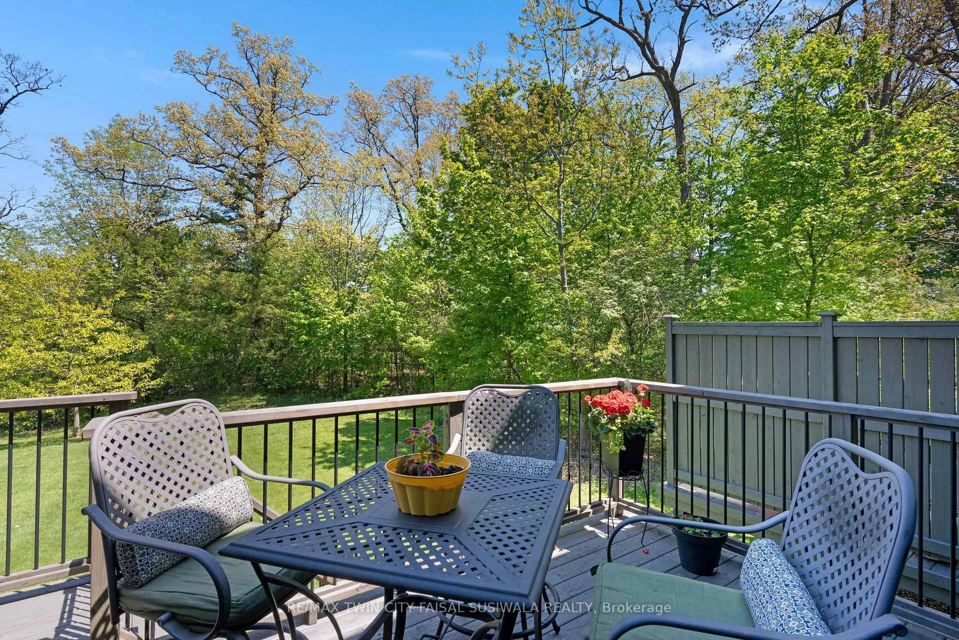 Photo 5 of Unit 2, 635 Saginaw Parkway, Cambridge, Fiddlesticks — HOMEH