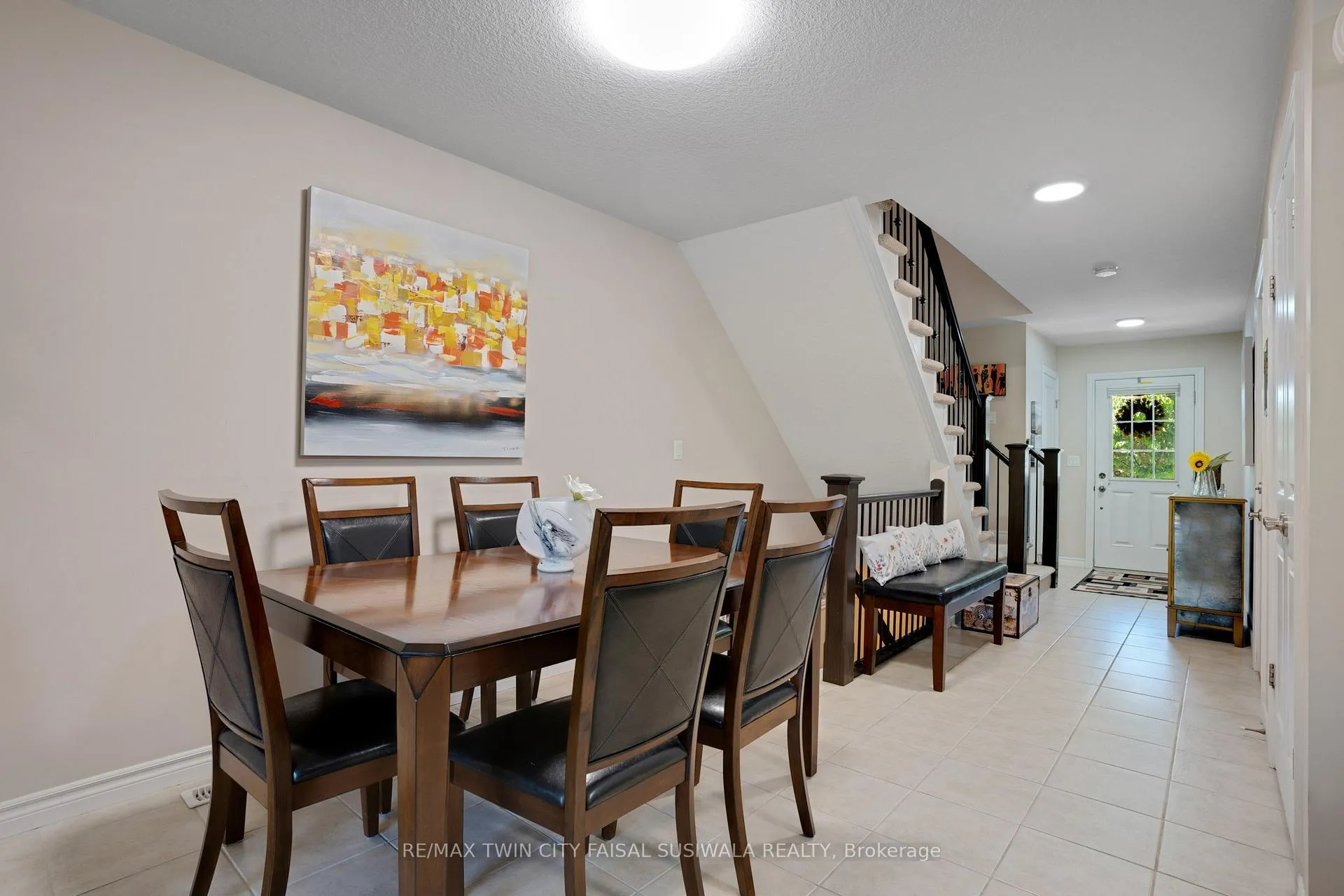 Photo 8 of Unit 2, 635 Saginaw Parkway, Cambridge, Fiddlesticks — HOMEH