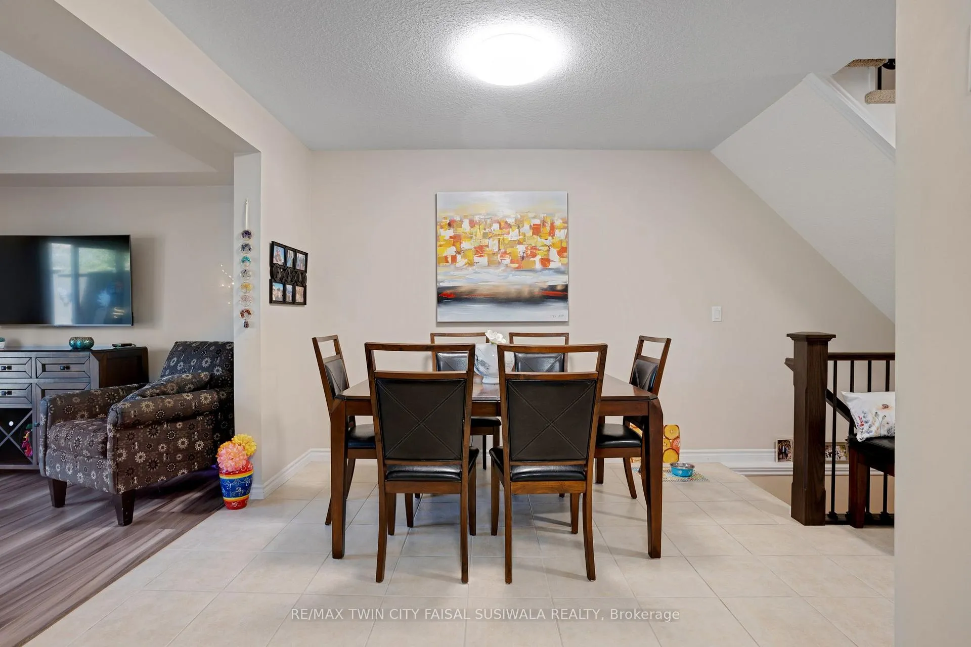 Photo 9 of Unit 2, 635 Saginaw Parkway, Cambridge, Fiddlesticks — HOMEH