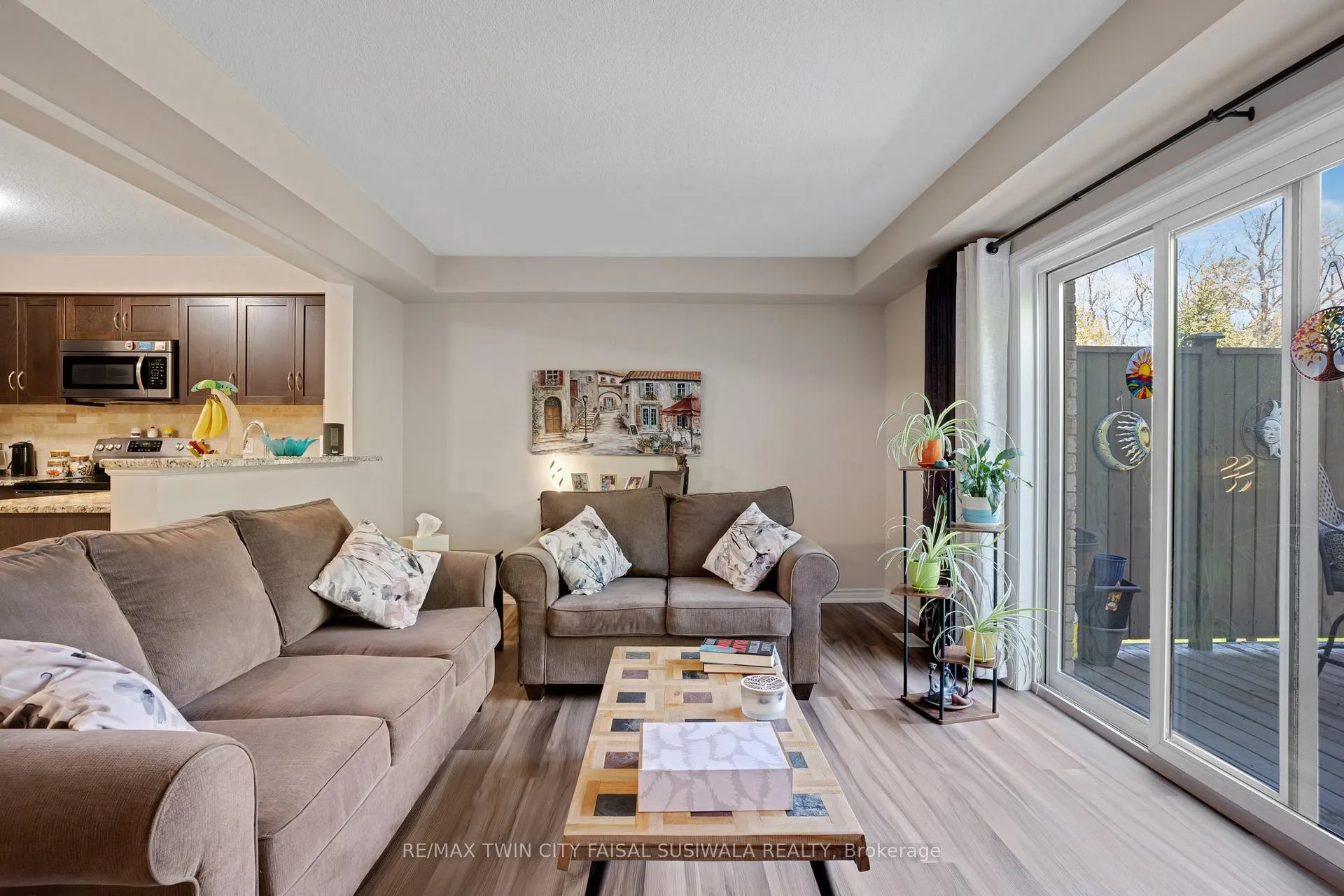 Photo 14 of Unit 2, 635 Saginaw Parkway, Cambridge, Fiddlesticks — HOMEH