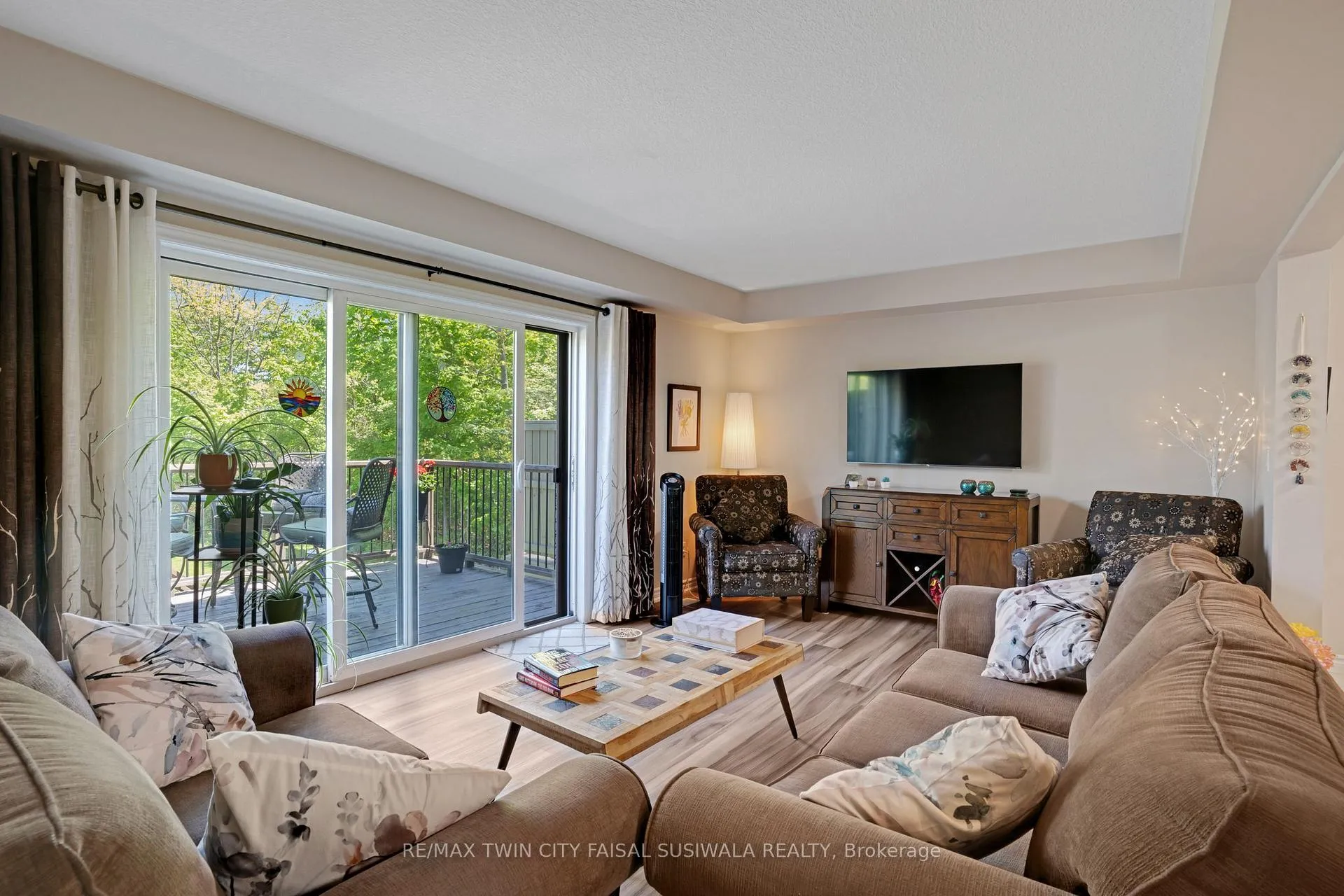 Photo 15 of Unit 2, 635 Saginaw Parkway, Cambridge, Fiddlesticks — HOMEH
