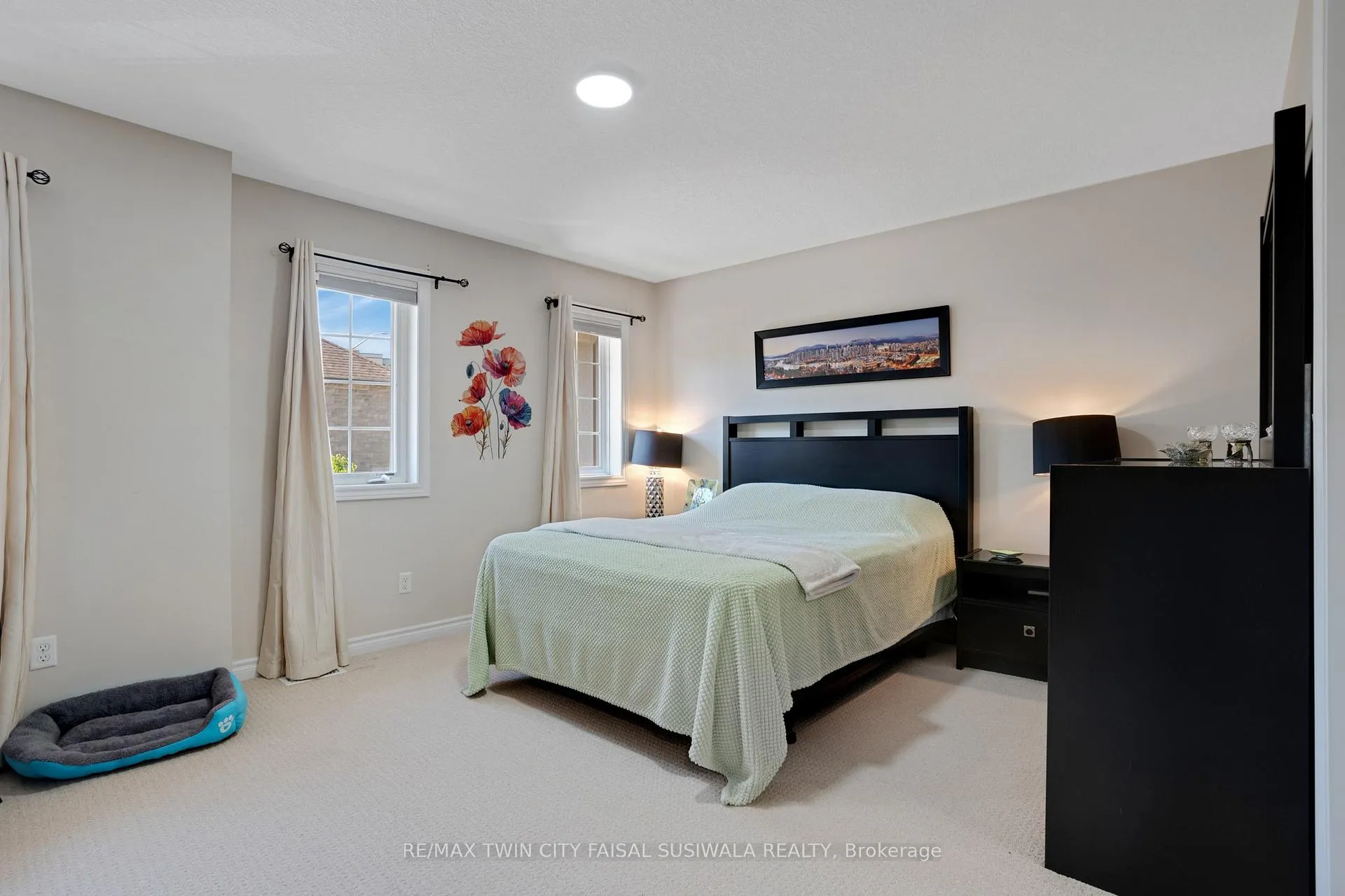 Photo 19 of Unit 2, 635 Saginaw Parkway, Cambridge, Fiddlesticks — HOMEH