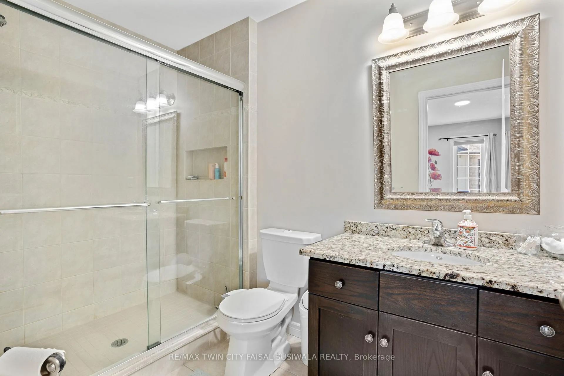 Photo 21 of Unit 2, 635 Saginaw Parkway, Cambridge, Fiddlesticks — HOMEH
