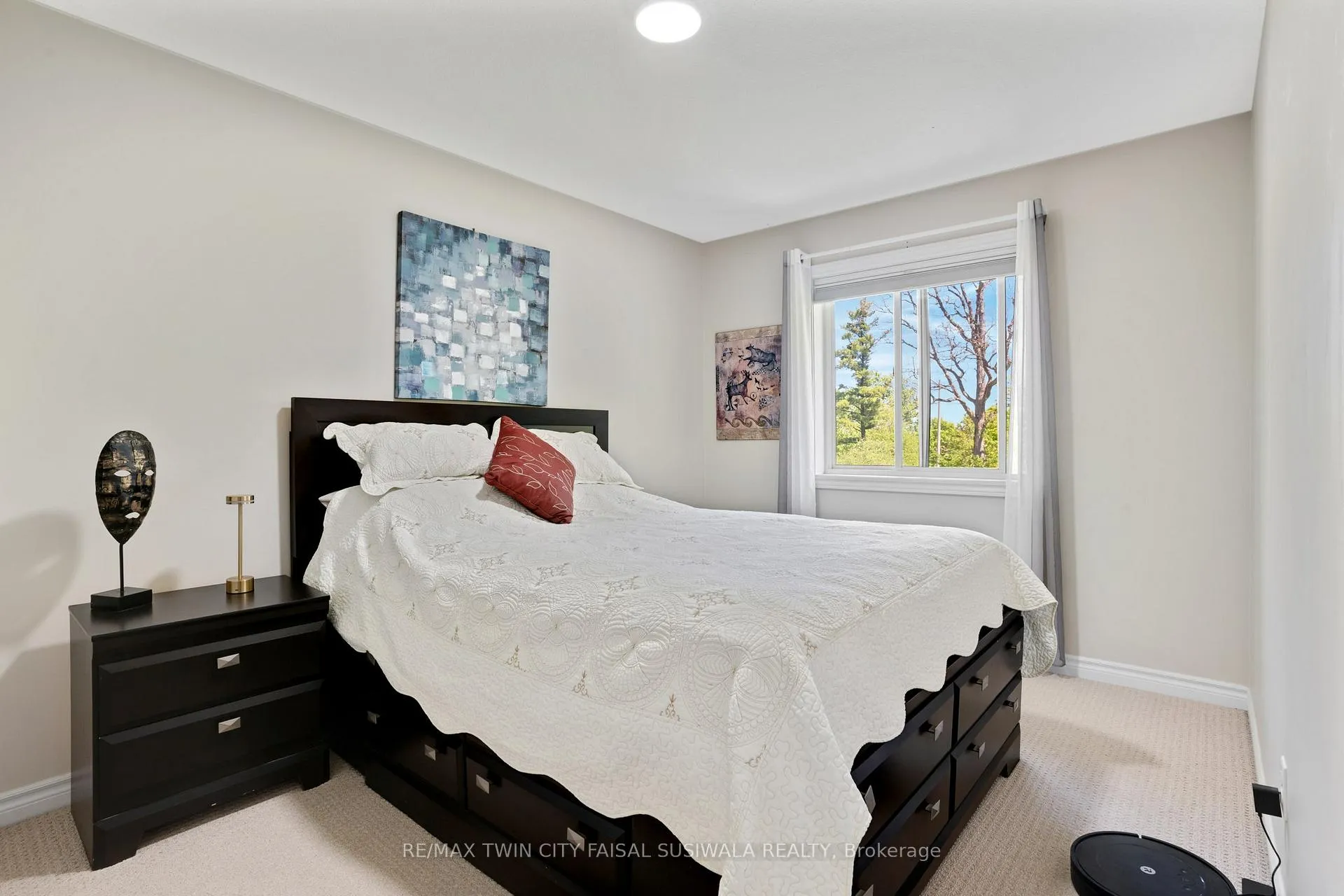 Photo 22 of Unit 2, 635 Saginaw Parkway, Cambridge, Fiddlesticks — HOMEH