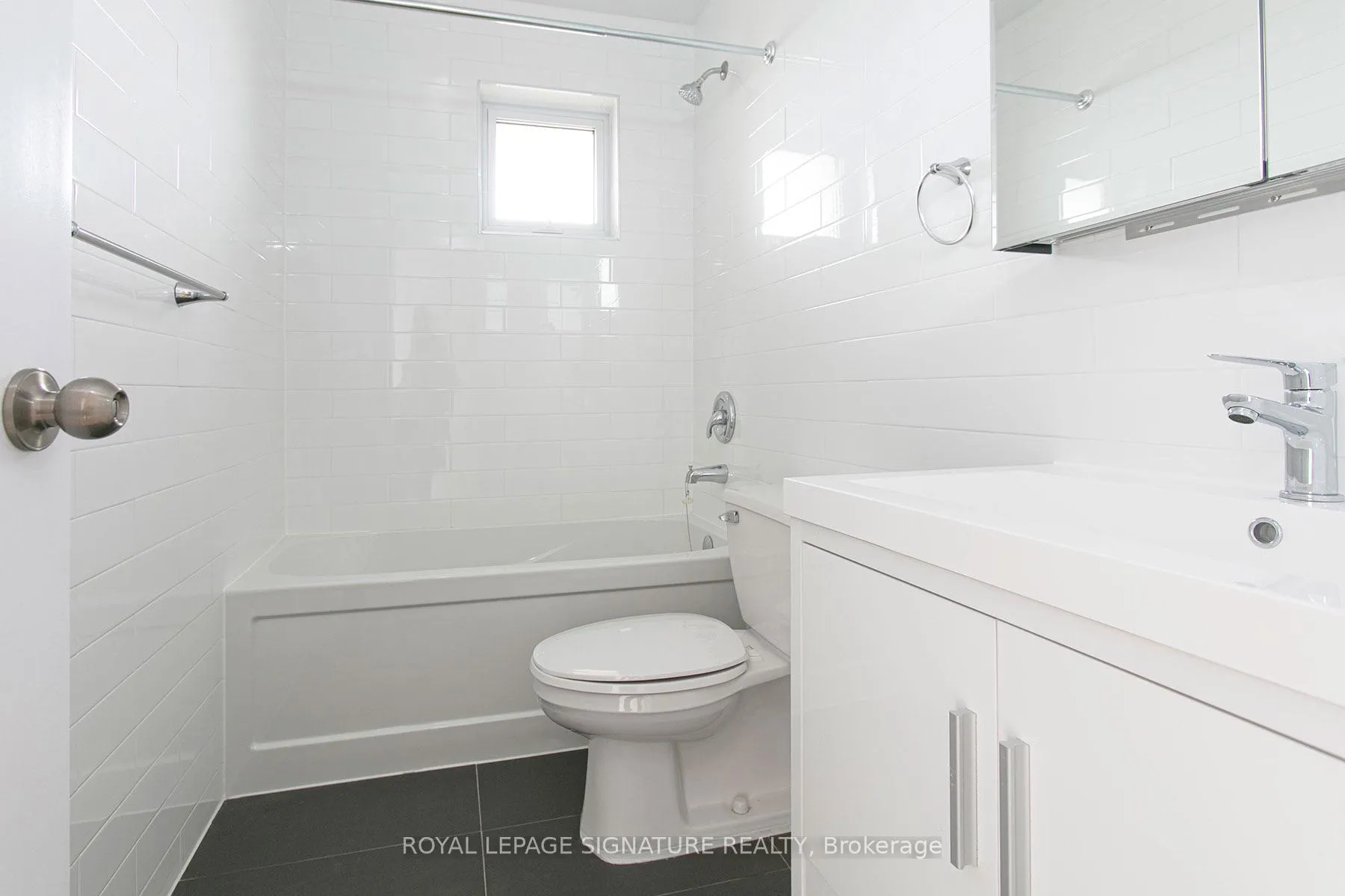 Photo 5 of Unit 2115, 666 Spadina Avenue, Toronto, University — HOMEH