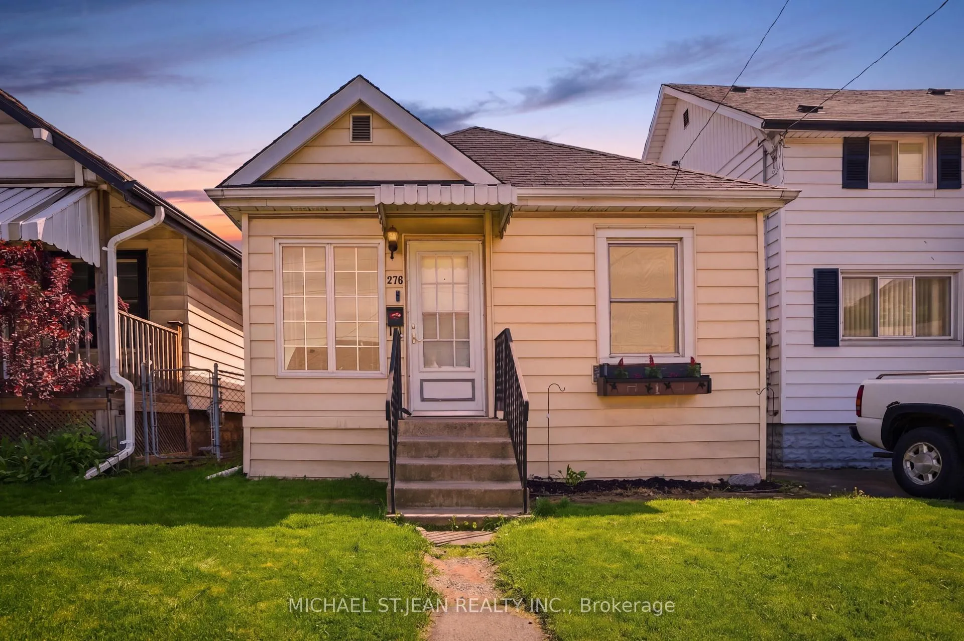 Photo 1 of 276 Roxborough Avenue, Hamilton, Crown Point — HOMEH
