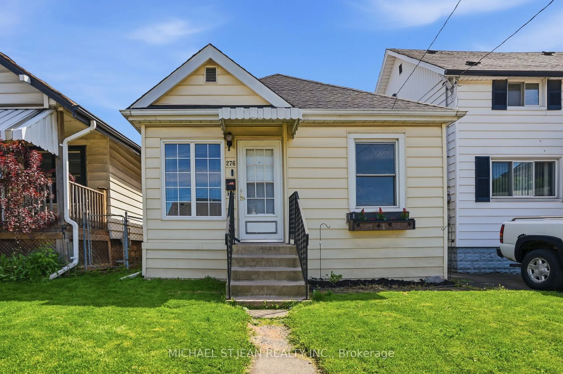 Photo 2 of 276 Roxborough Avenue, Hamilton, Crown Point — HOMEH
