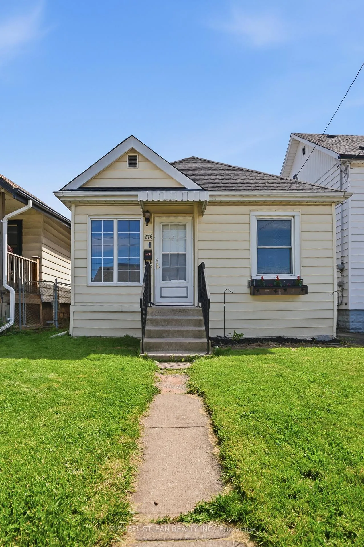 Photo 3 of 276 Roxborough Avenue, Hamilton, Crown Point — HOMEH