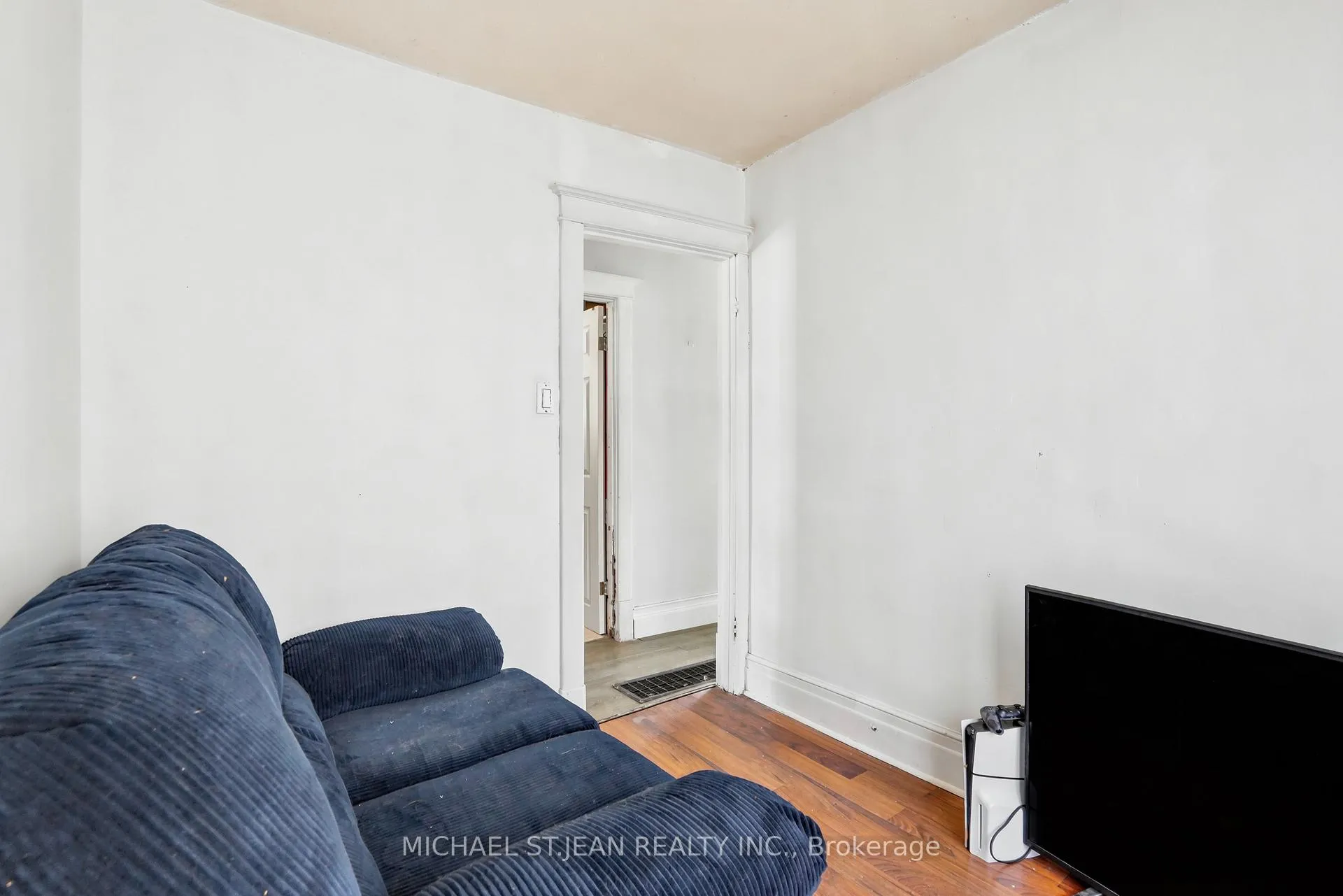 Photo 11 of 276 Roxborough Avenue, Hamilton, Crown Point — HOMEH