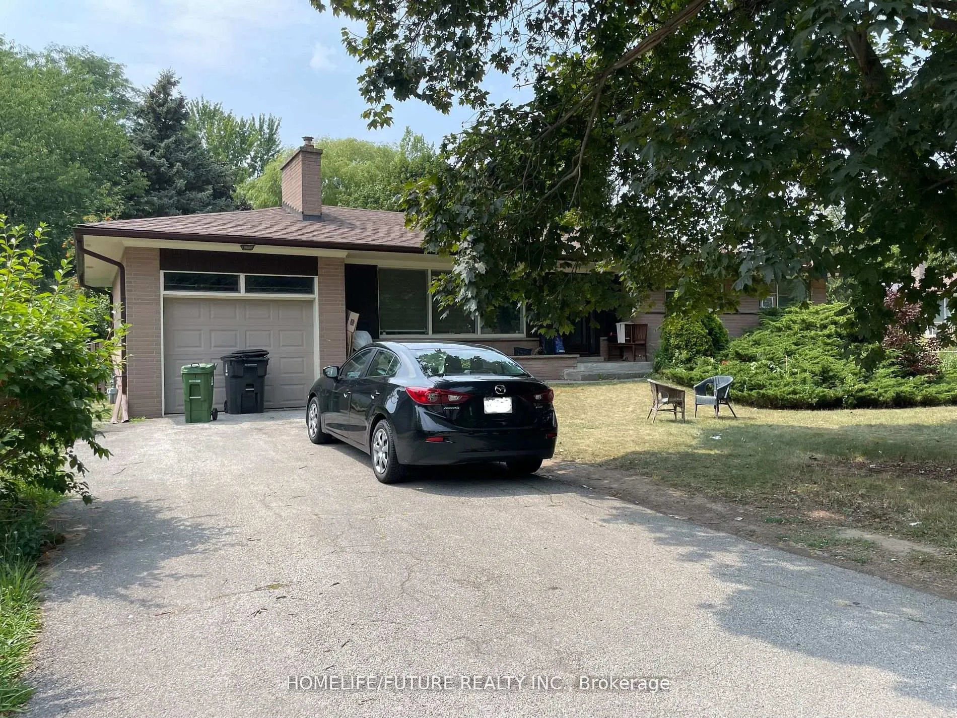 Front of 90 Glen Watford Drive