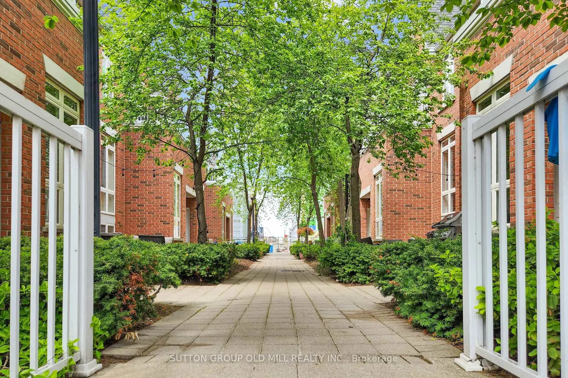 Photo 3 of Unit 1402, 12 Sudbury Street, Toronto, Niagara — HOMEH